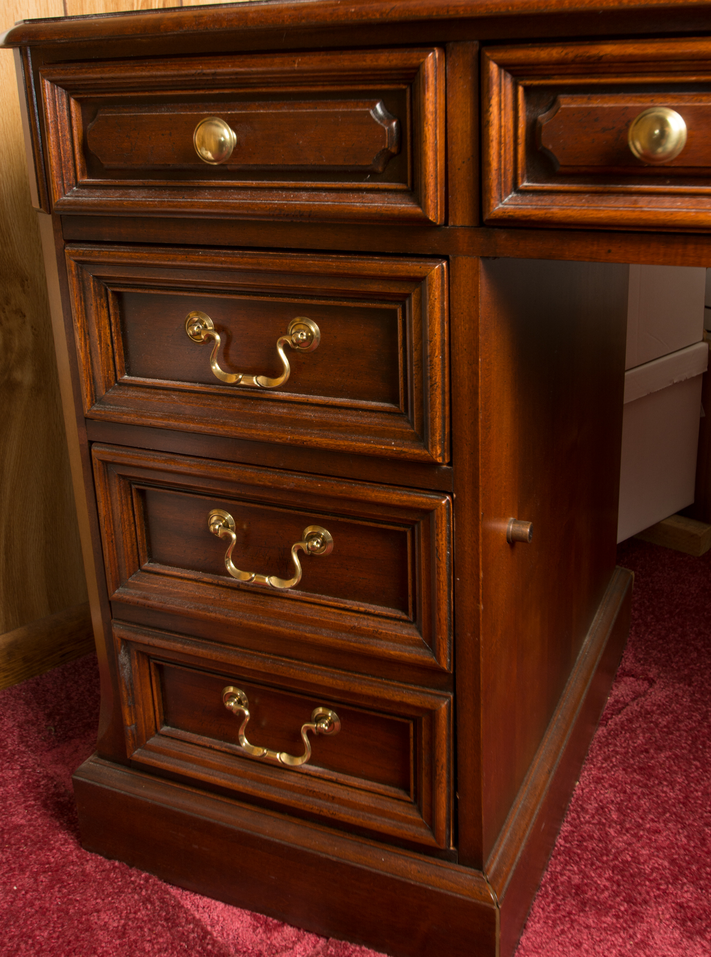 Vintage Federal Style Executive  Desk by Hooker Furniture