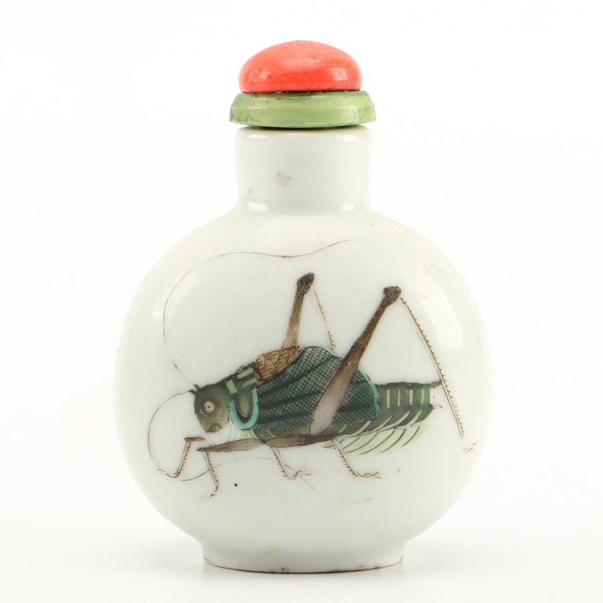 Chinese Grasshopper Snuff Bottle