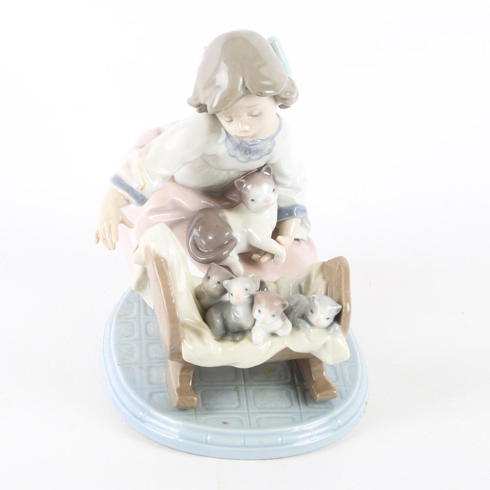 Lladro "A Cradle of Kittens" Porcelain Figurine
