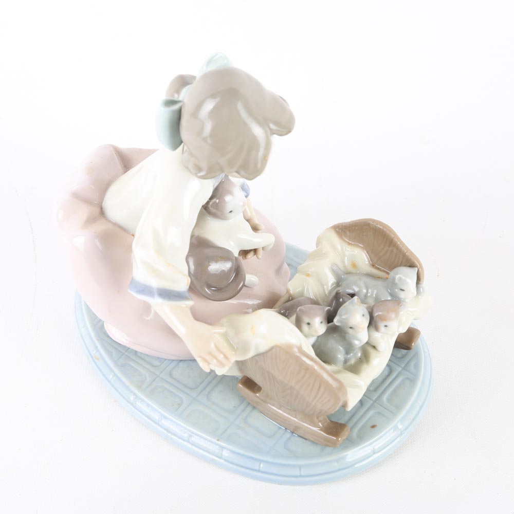 Lladro "A Cradle of Kittens" Porcelain Figurine