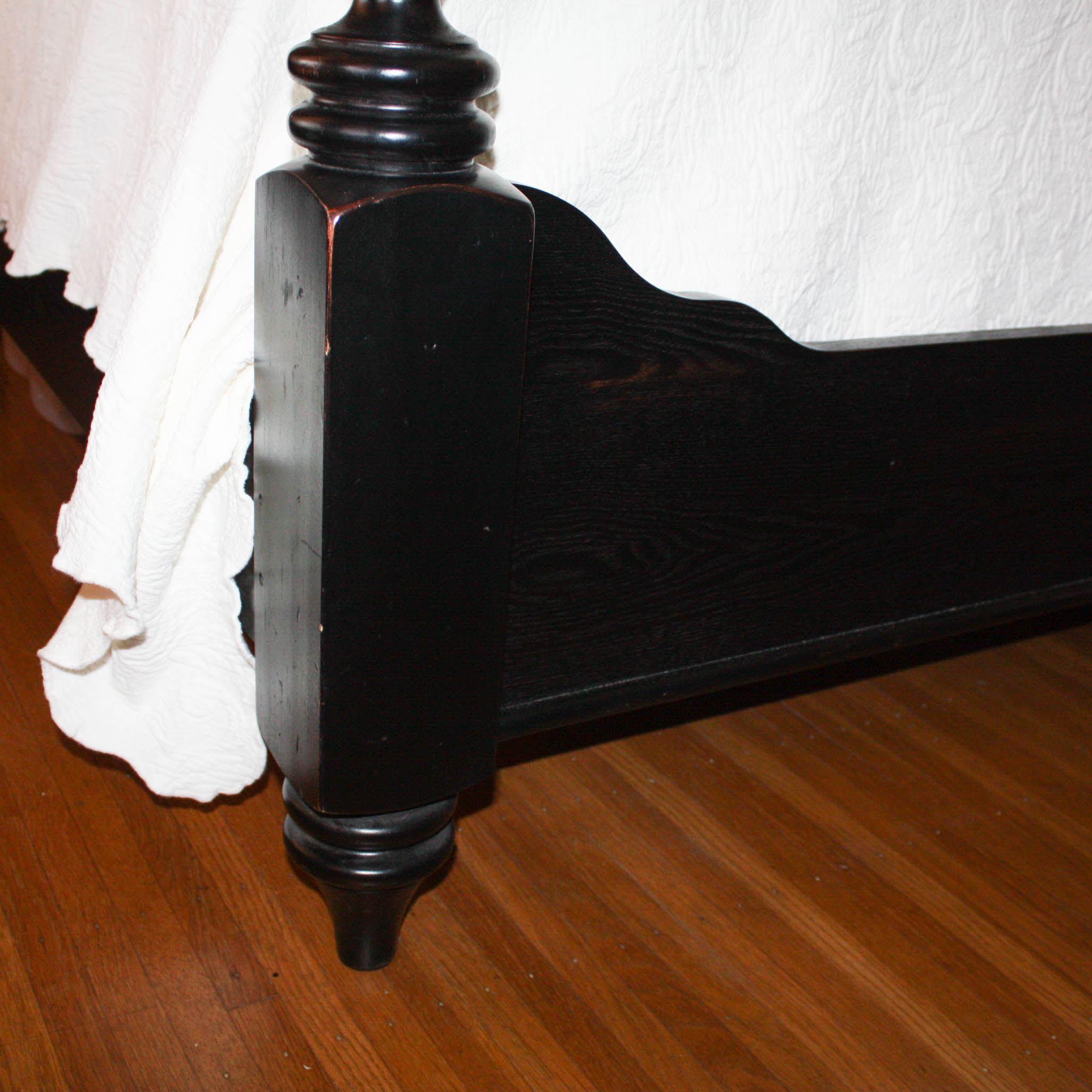 Ebonized Queen Size Cannonball Bed