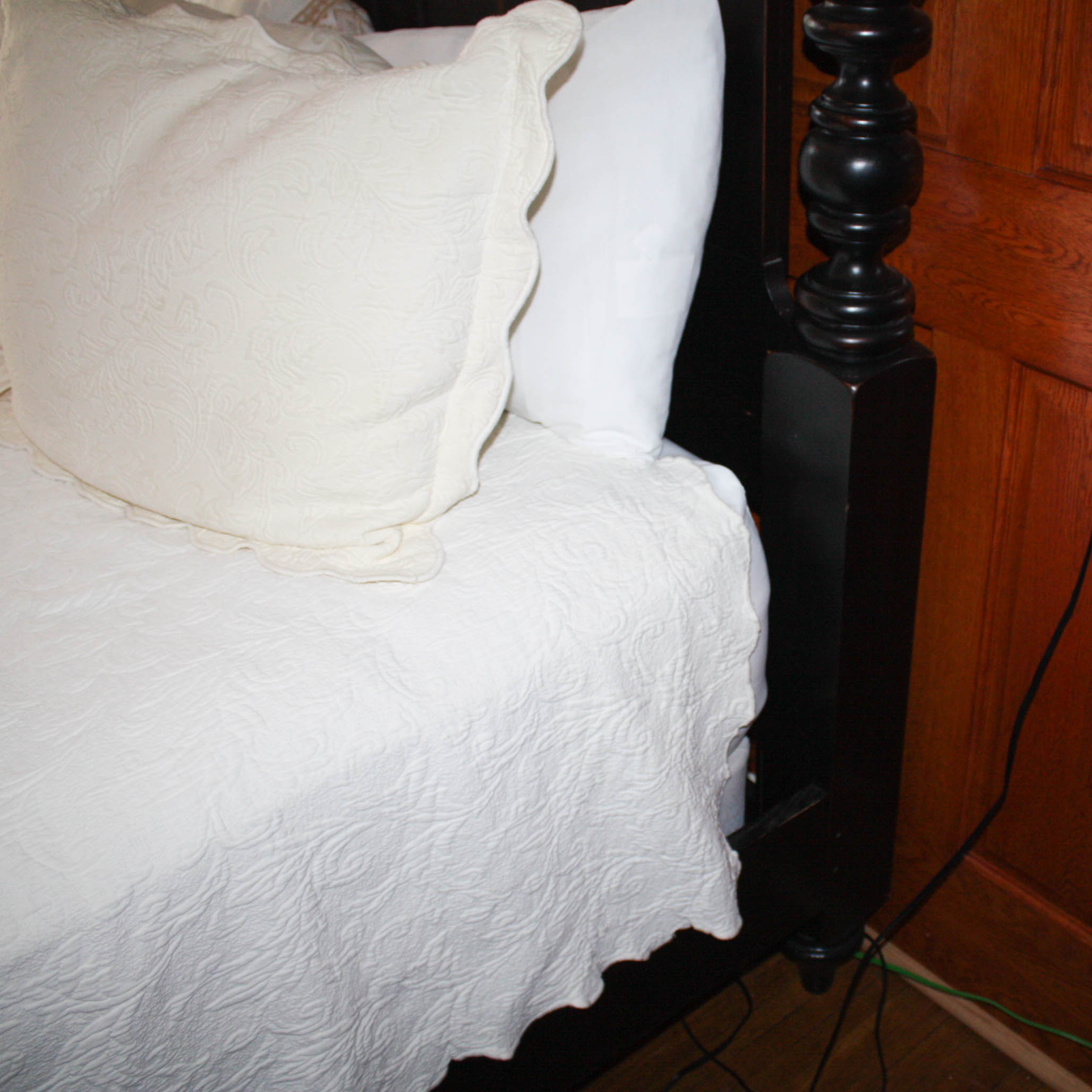 Ebonized Queen Size Cannonball Bed