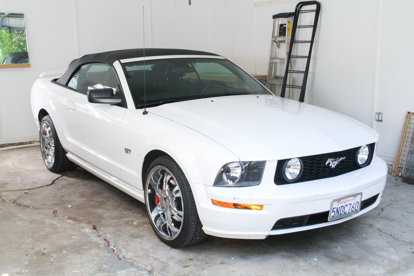 2005 Ford GT Mustang