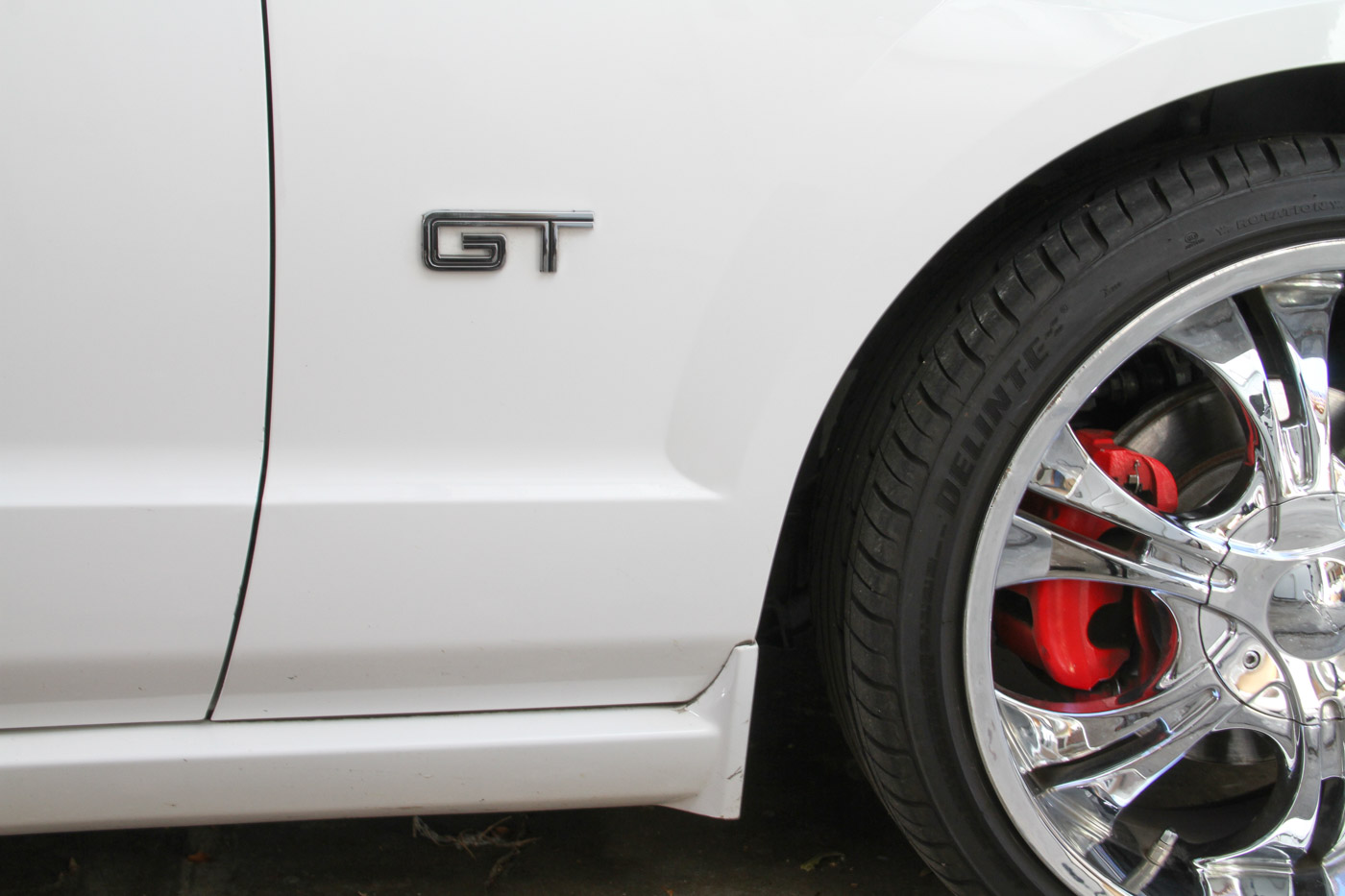 2005 Ford GT Mustang