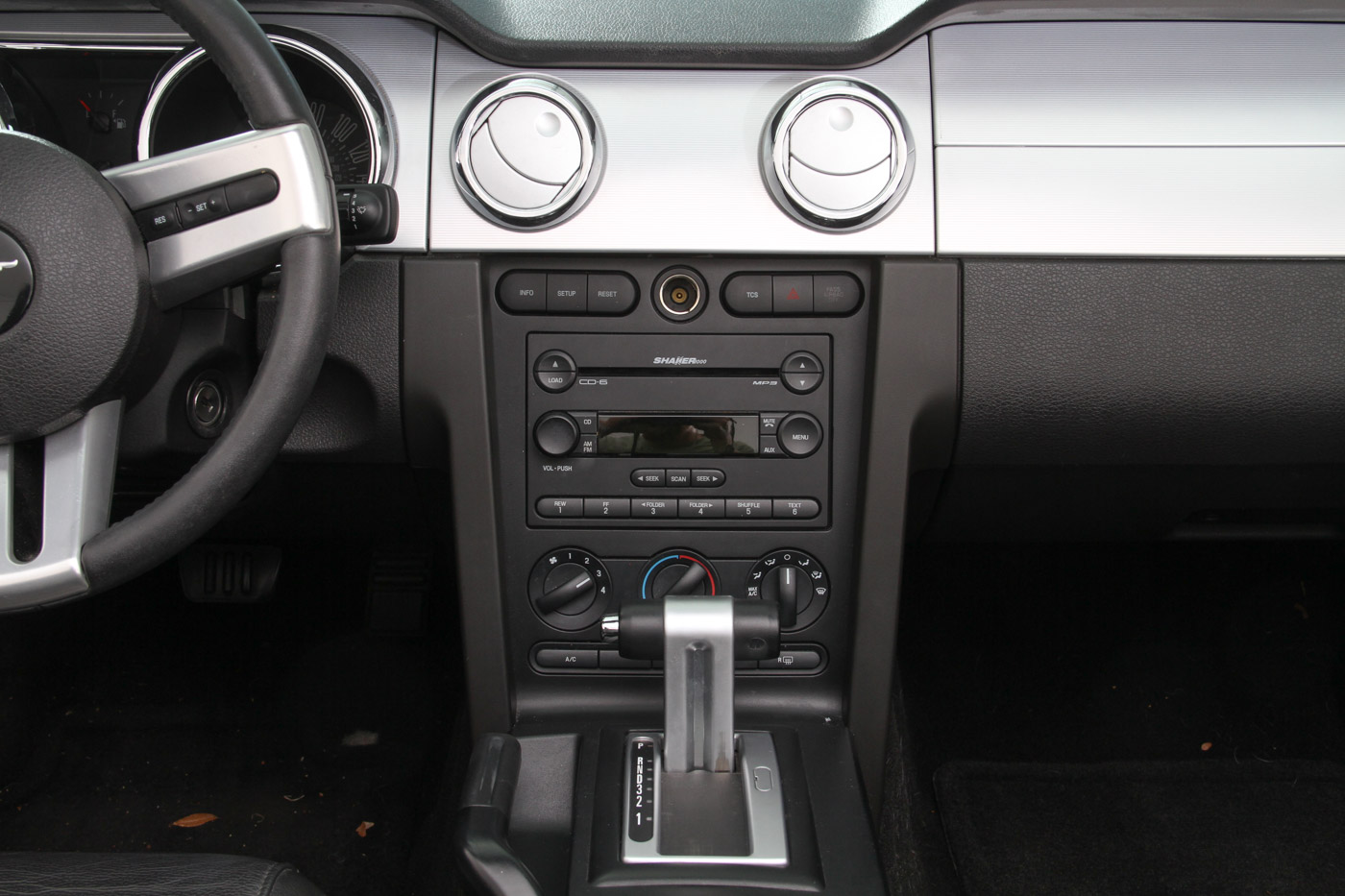 2005 Ford GT Mustang