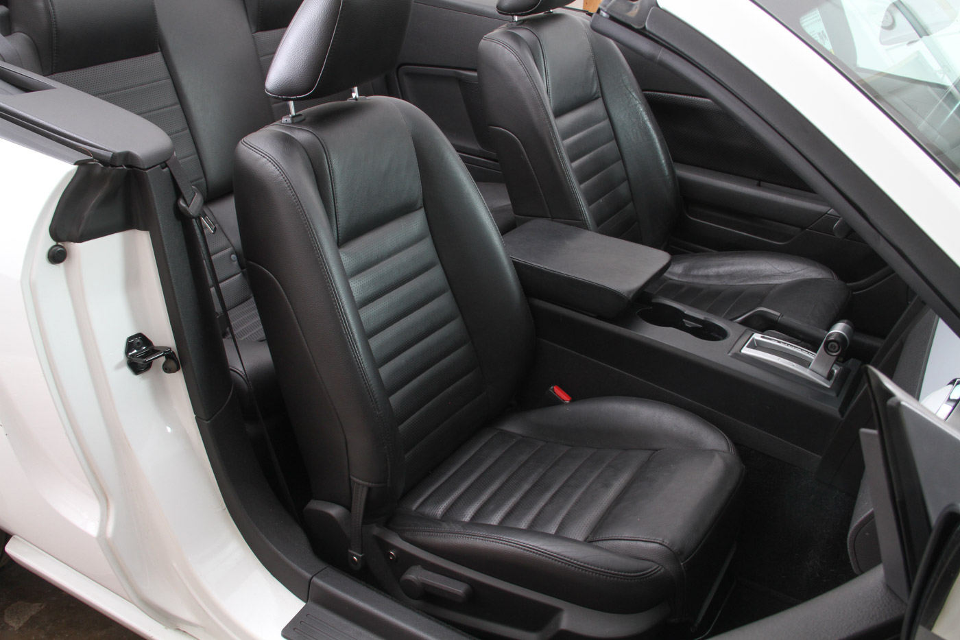 2005 Ford GT Mustang