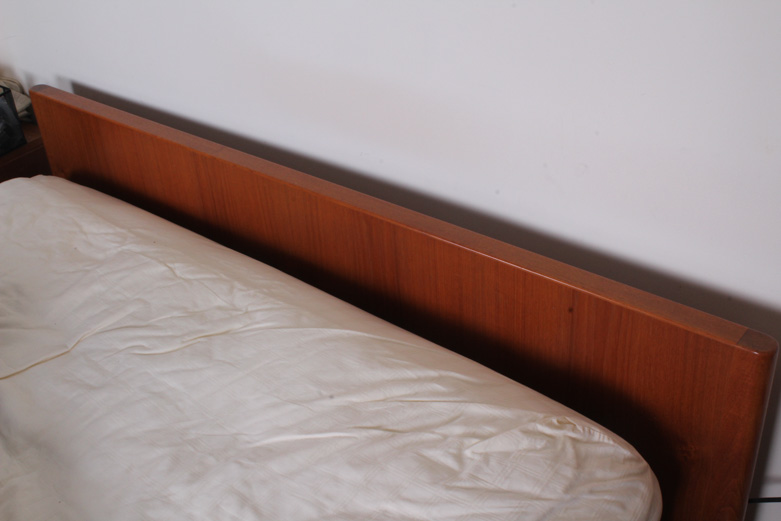 Mid Century Modern Full Size Wooden Platform Bed Frame