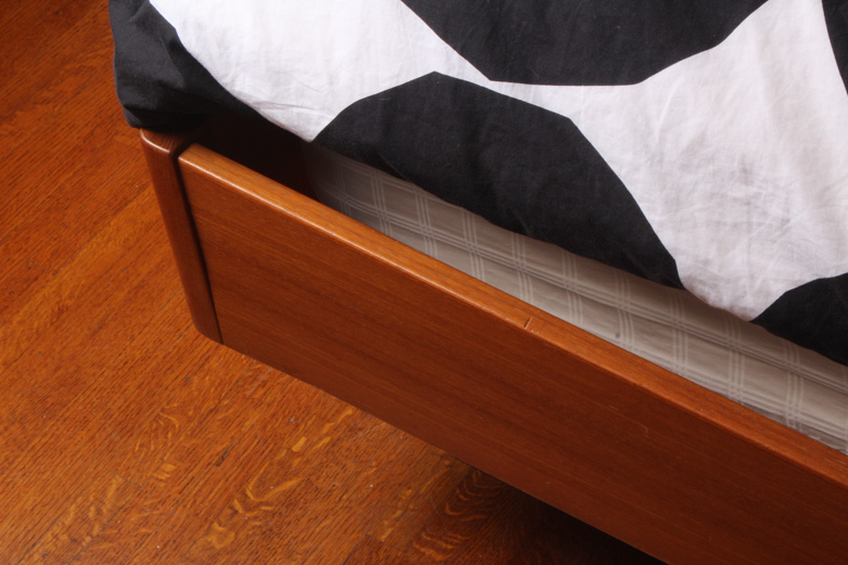 Mid Century Modern Full Size Wooden Platform Bed Frame