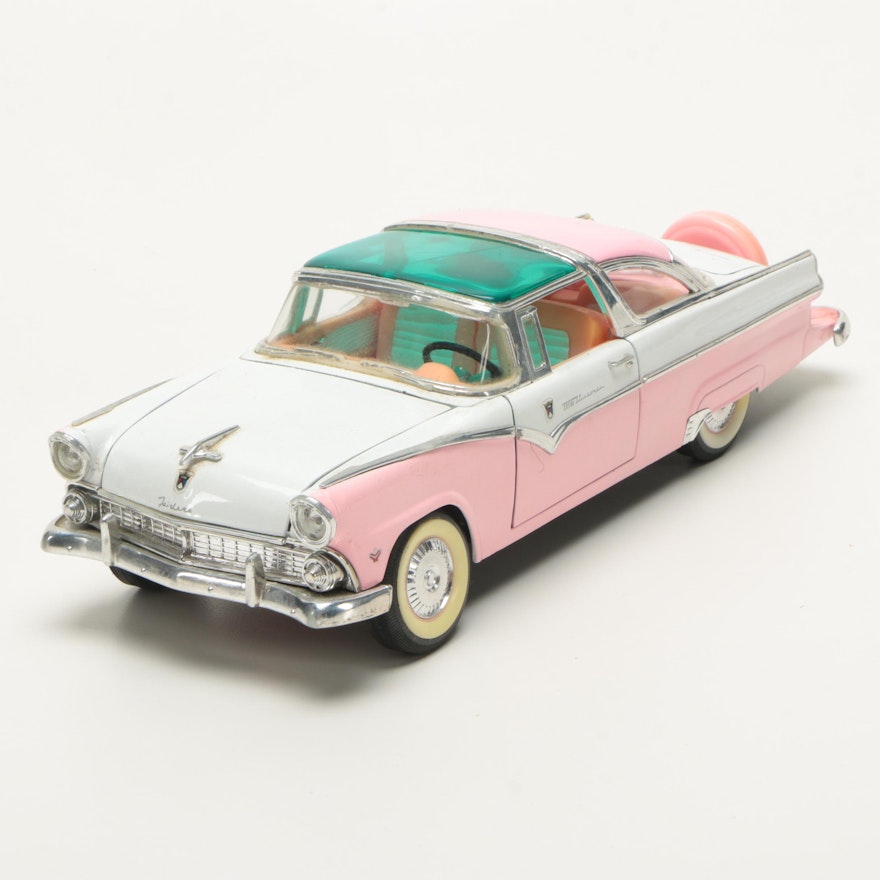 Road Tough 1955 Ford Fairlane Die-Cast Car