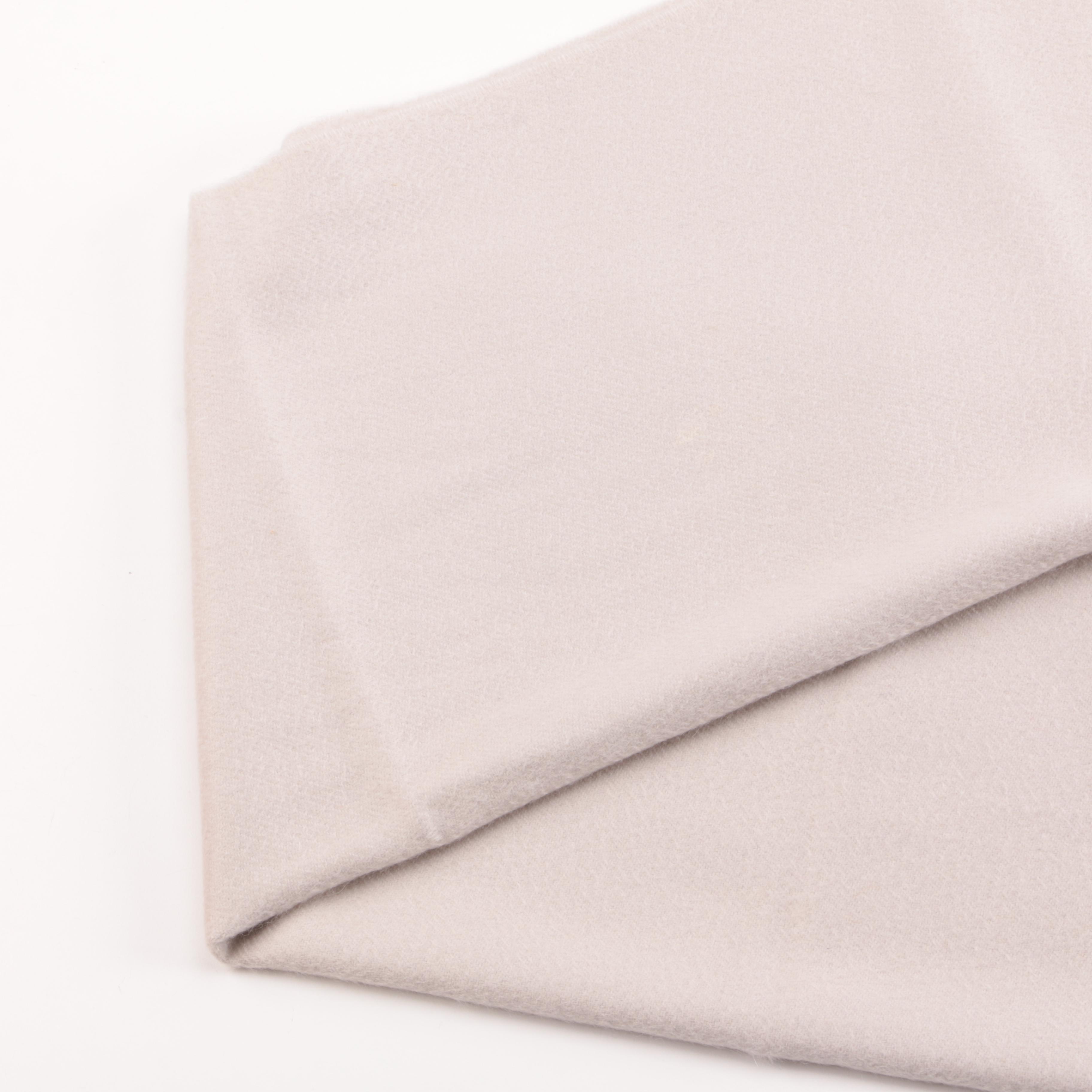 Hermès Cashmere Unie Brodee Muffler