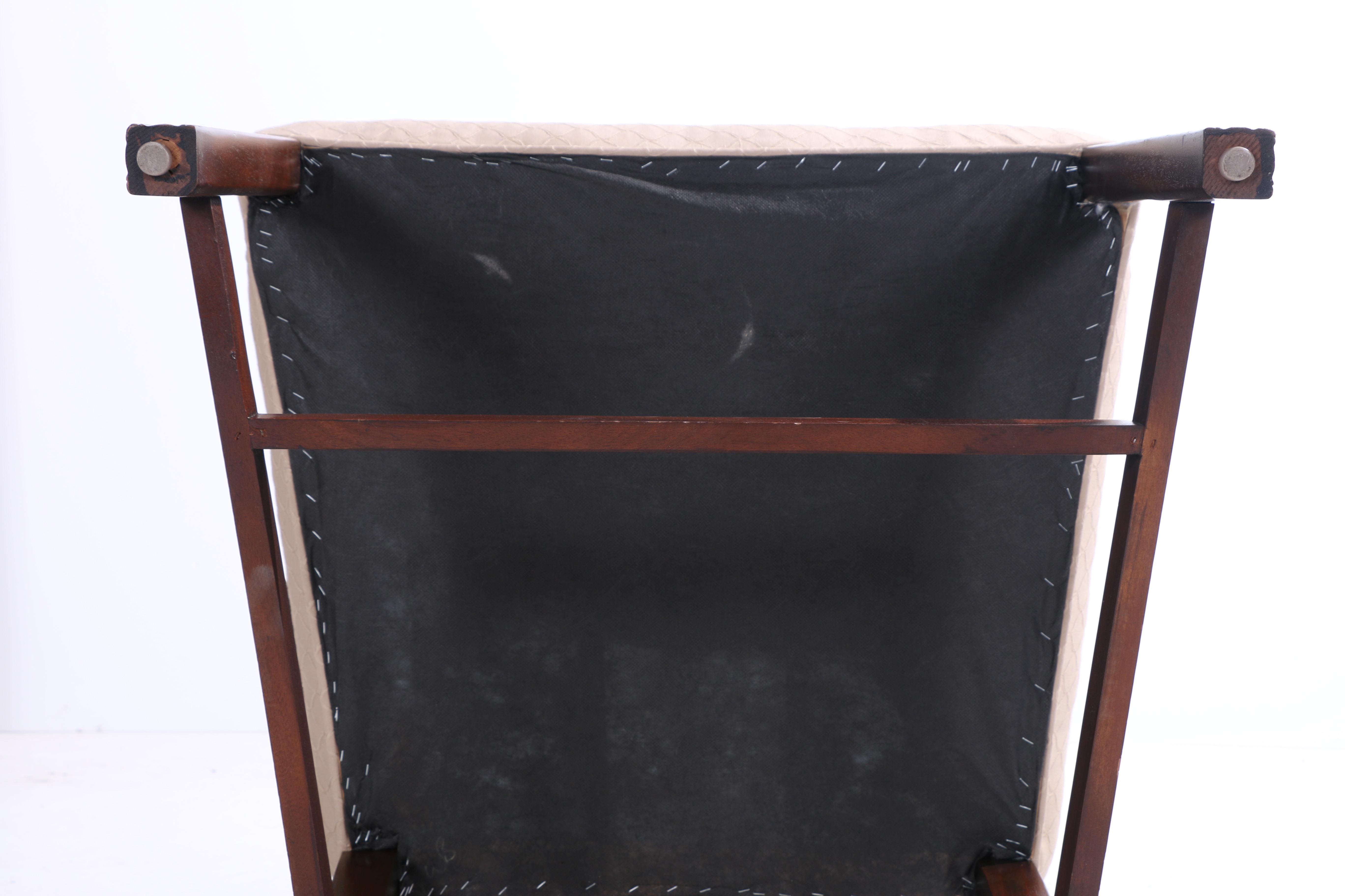 Federal Style Upholstered Lolling Chair