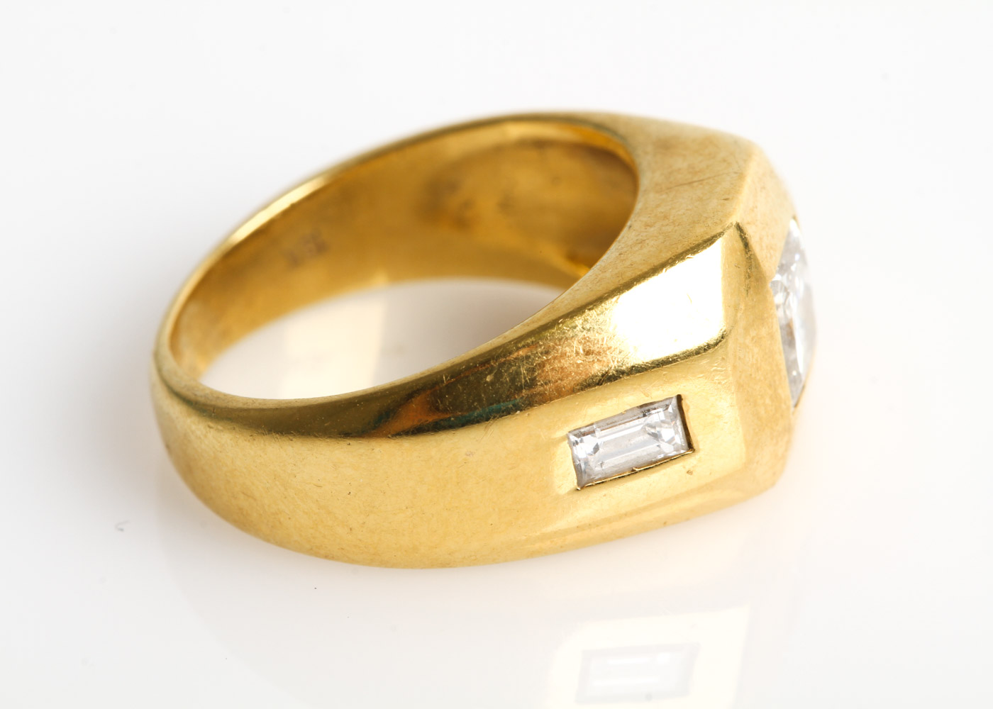 18K Yellow Gold and 1.00 CTW Flush Set Diamond Flat Top Ring