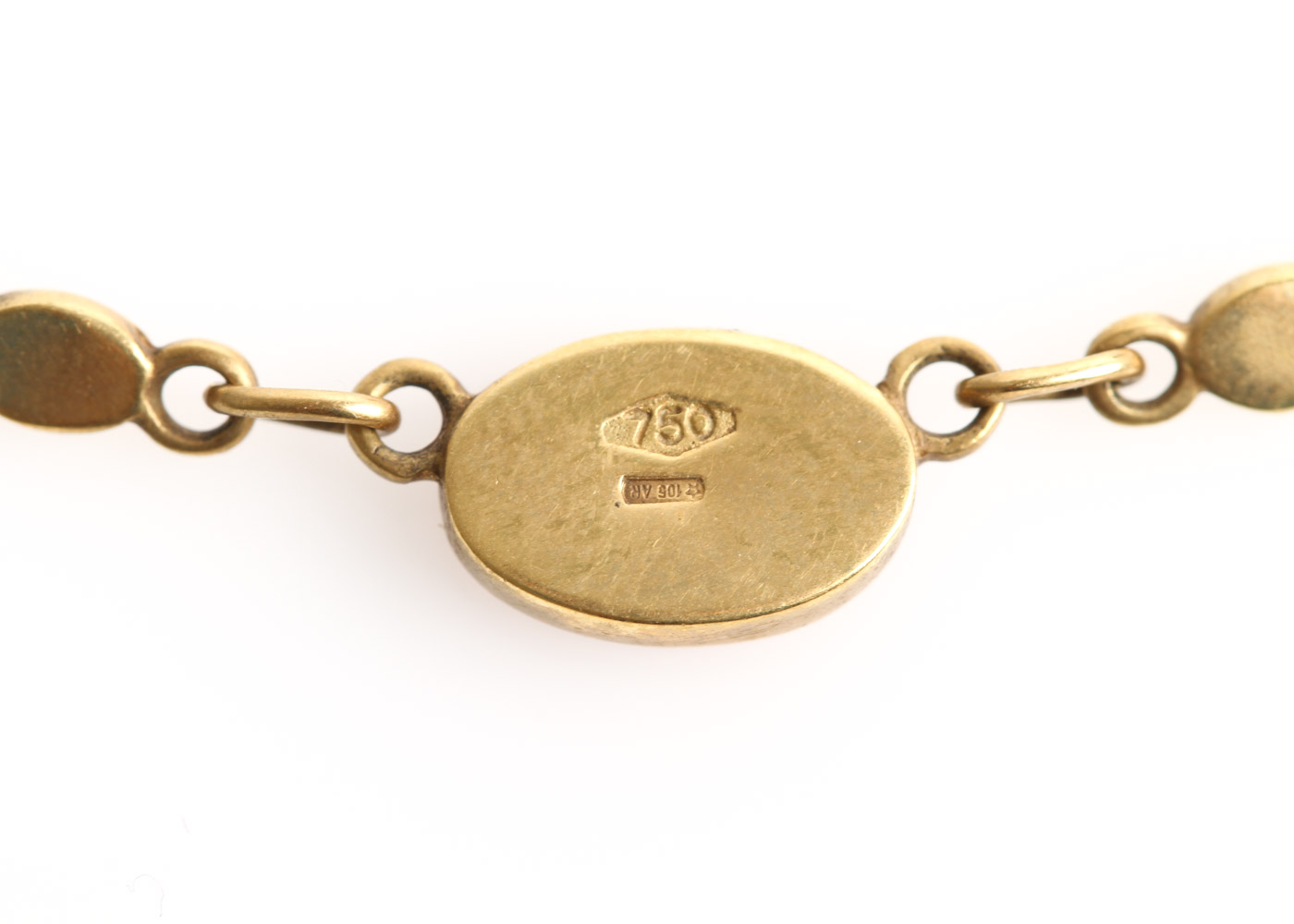 18K Yellow Gold and Coral Pendant Necklace