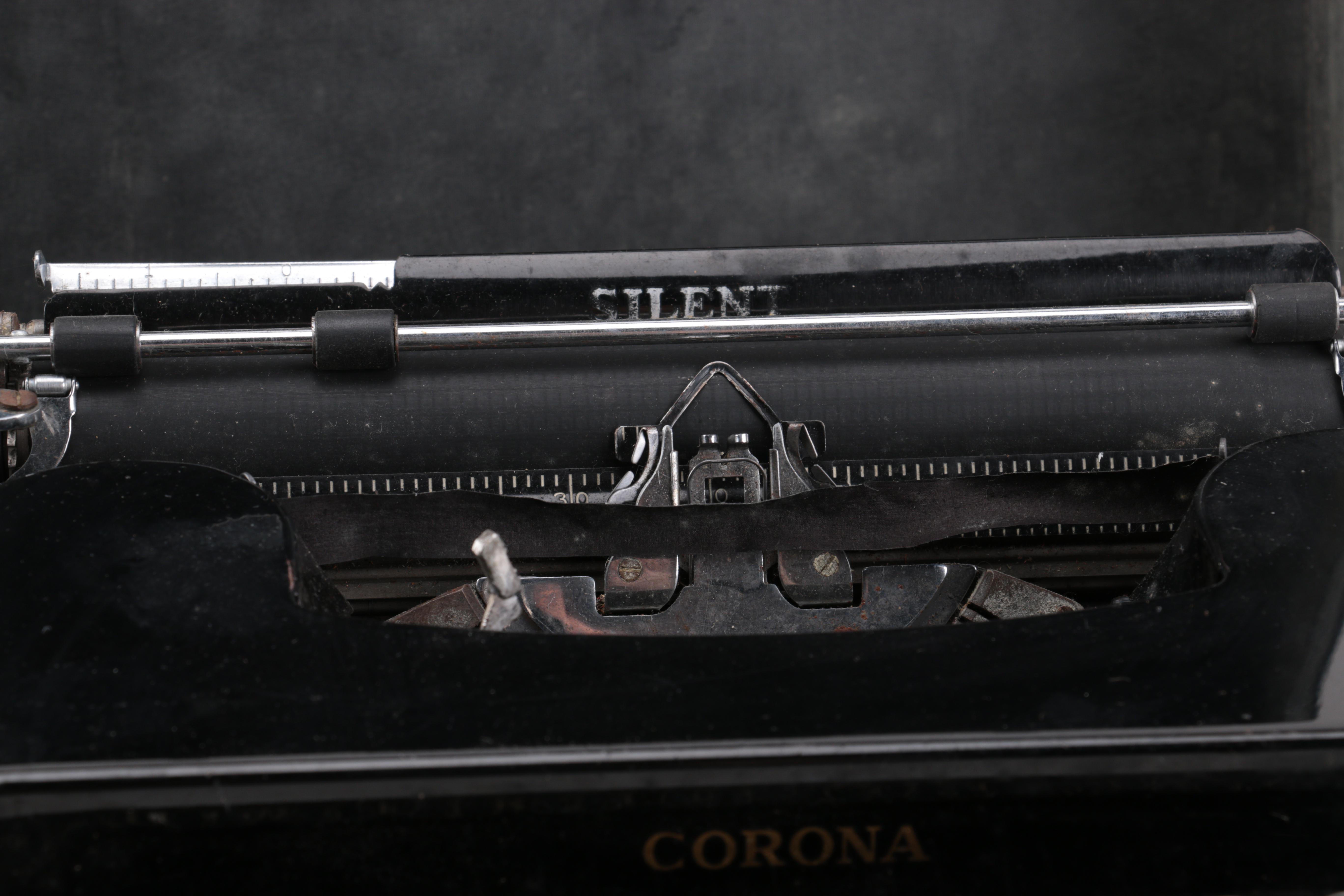 Vintage 1939 Corona Silent Typewriter