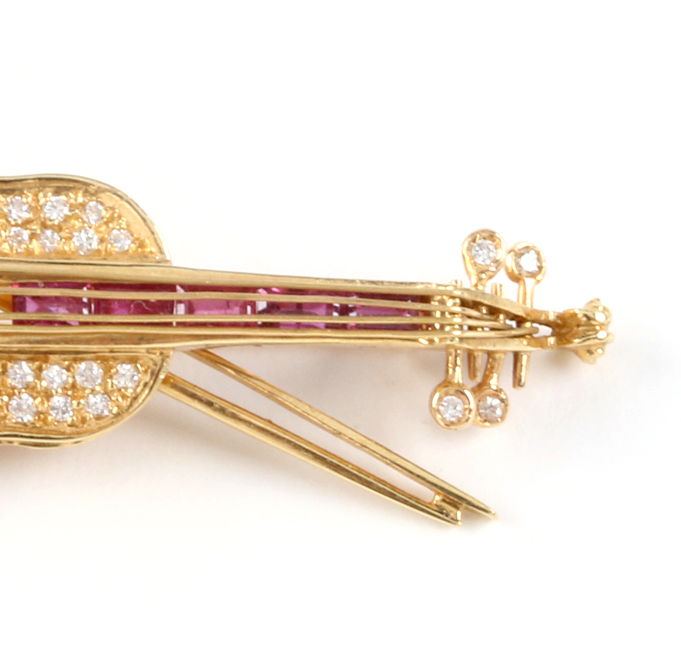 Diamond and 18K Yellow Gold Violin Brooch