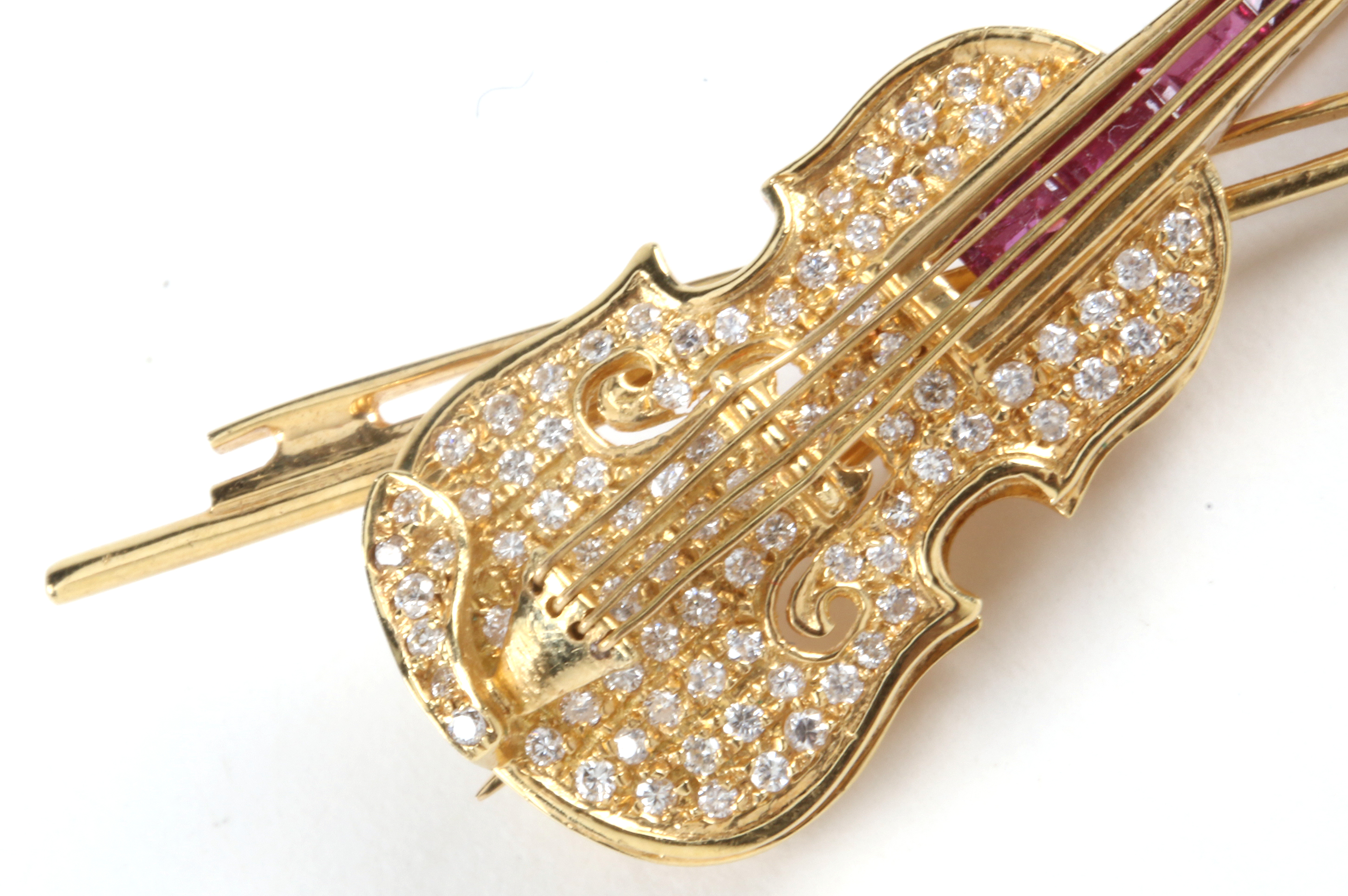 Diamond and 18K Yellow Gold Violin Brooch