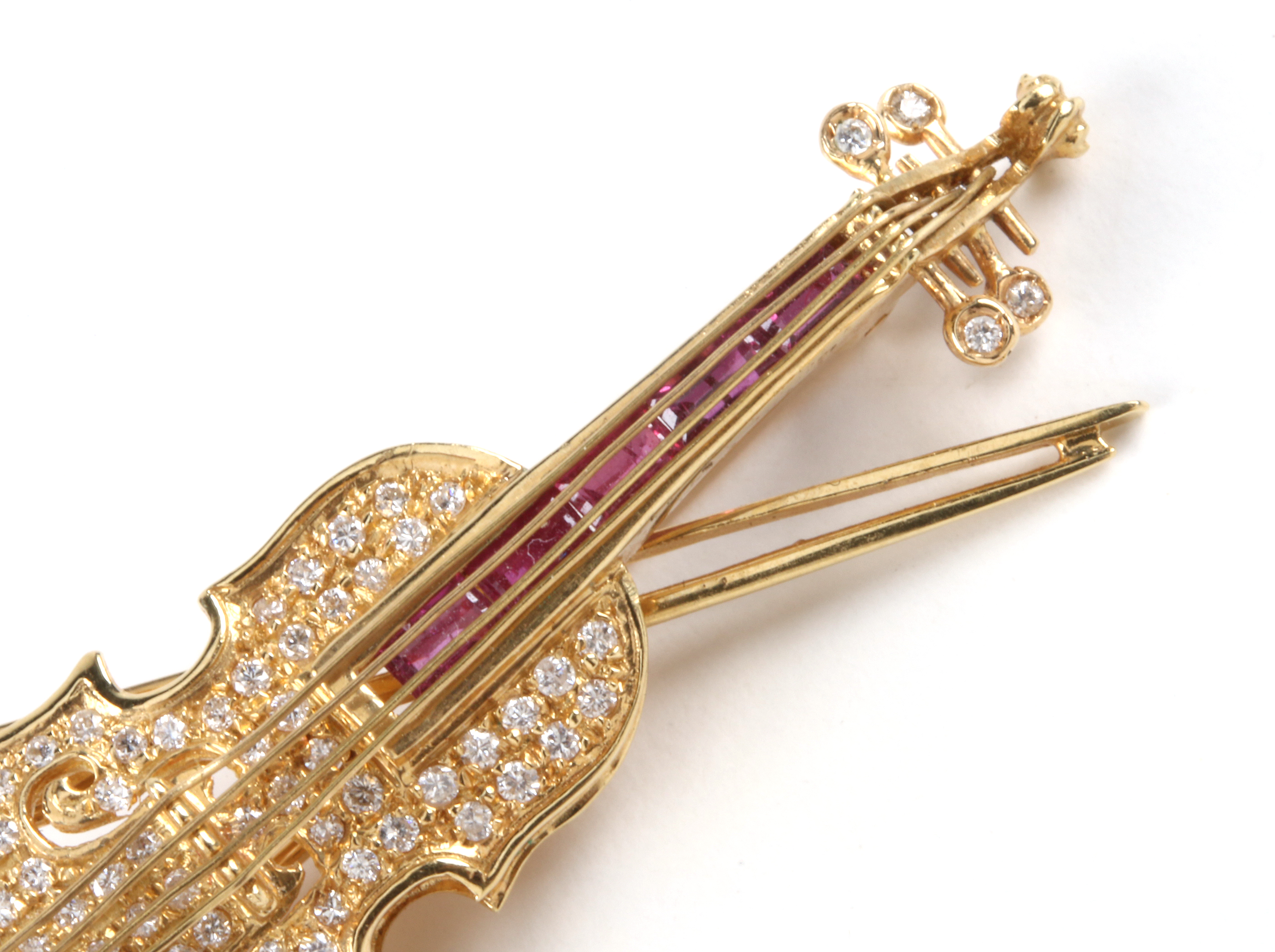 Diamond and 18K Yellow Gold Violin Brooch