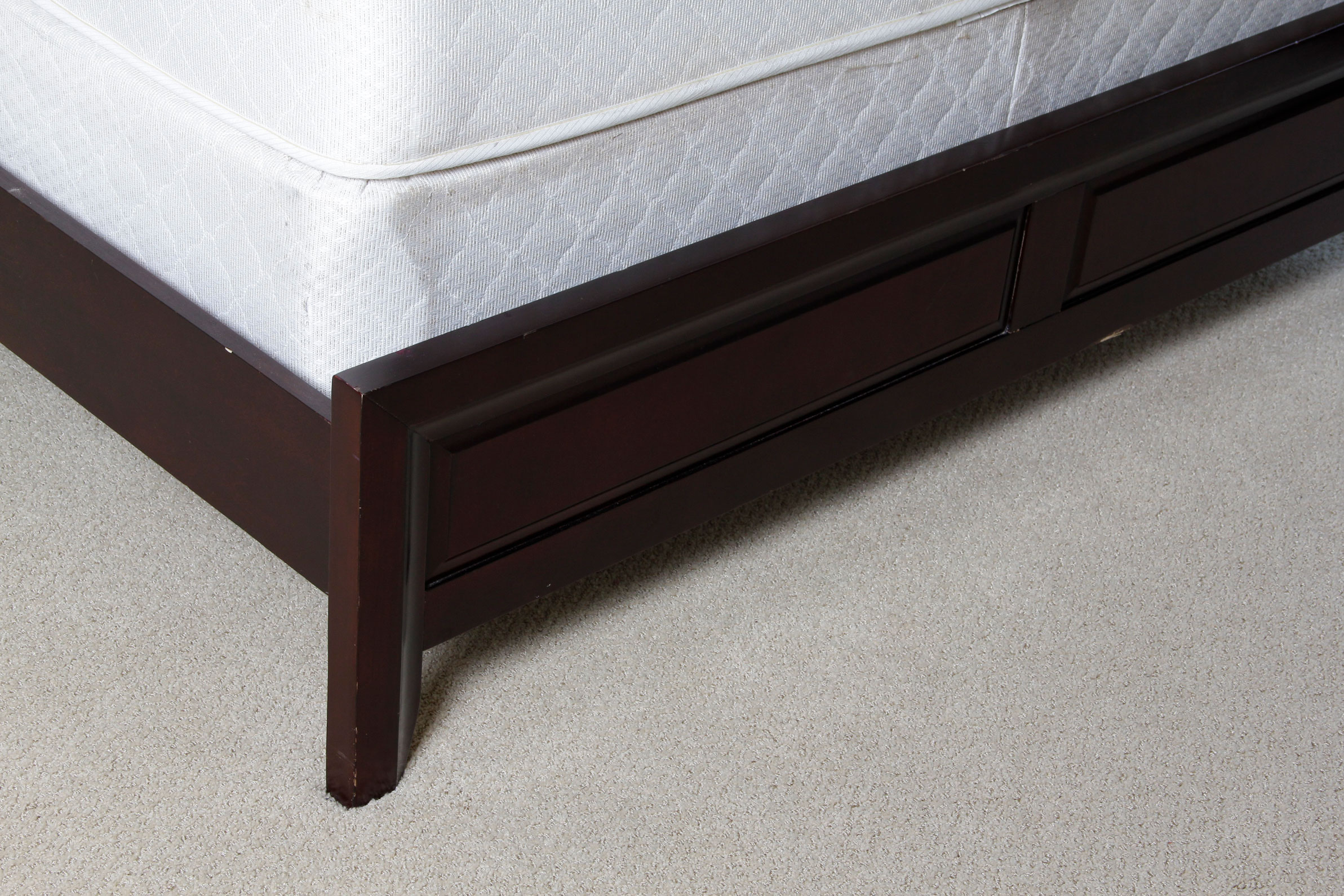 Queen Size Bed Frame with Mahogany Finish