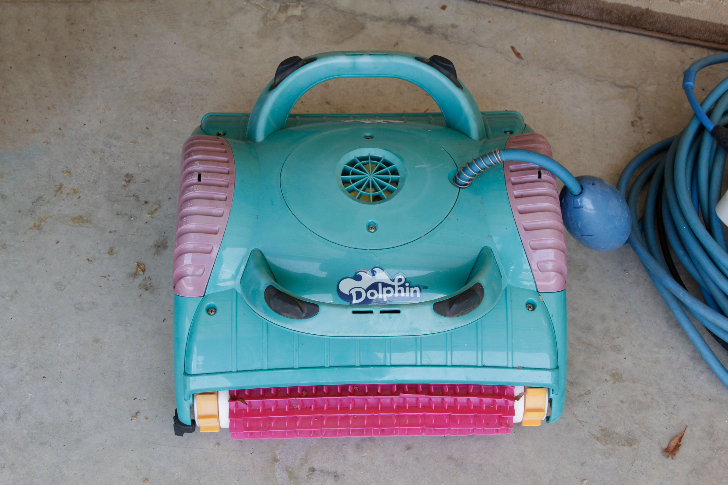 Deluxe 3 Dolphin Robotic Pool Cleaner by Maytronics