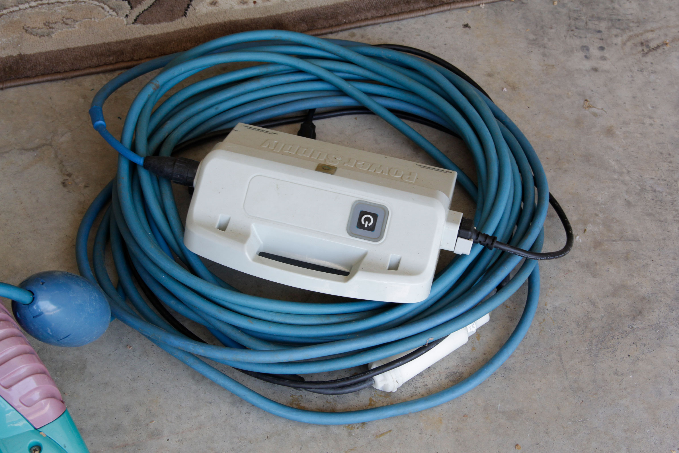 Deluxe 3 Dolphin Robotic Pool Cleaner by Maytronics