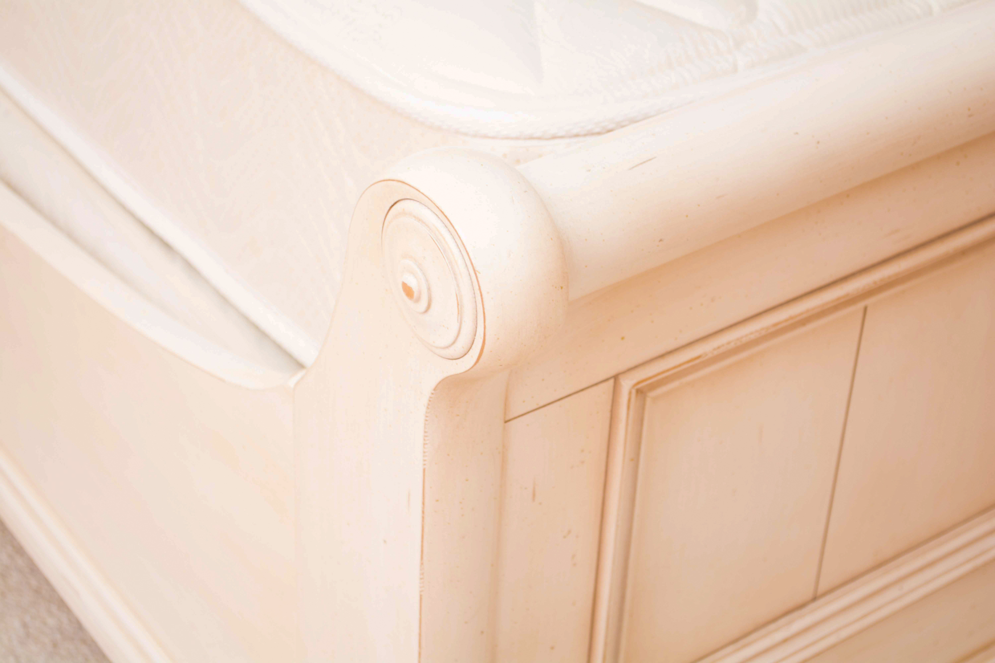 Ethan Allen "Robyn" Full Size Sleigh Bed