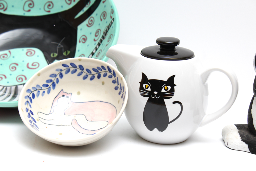 Solveig Cox Hand Thrown and Hand-Painted Bowl with Cat Decor