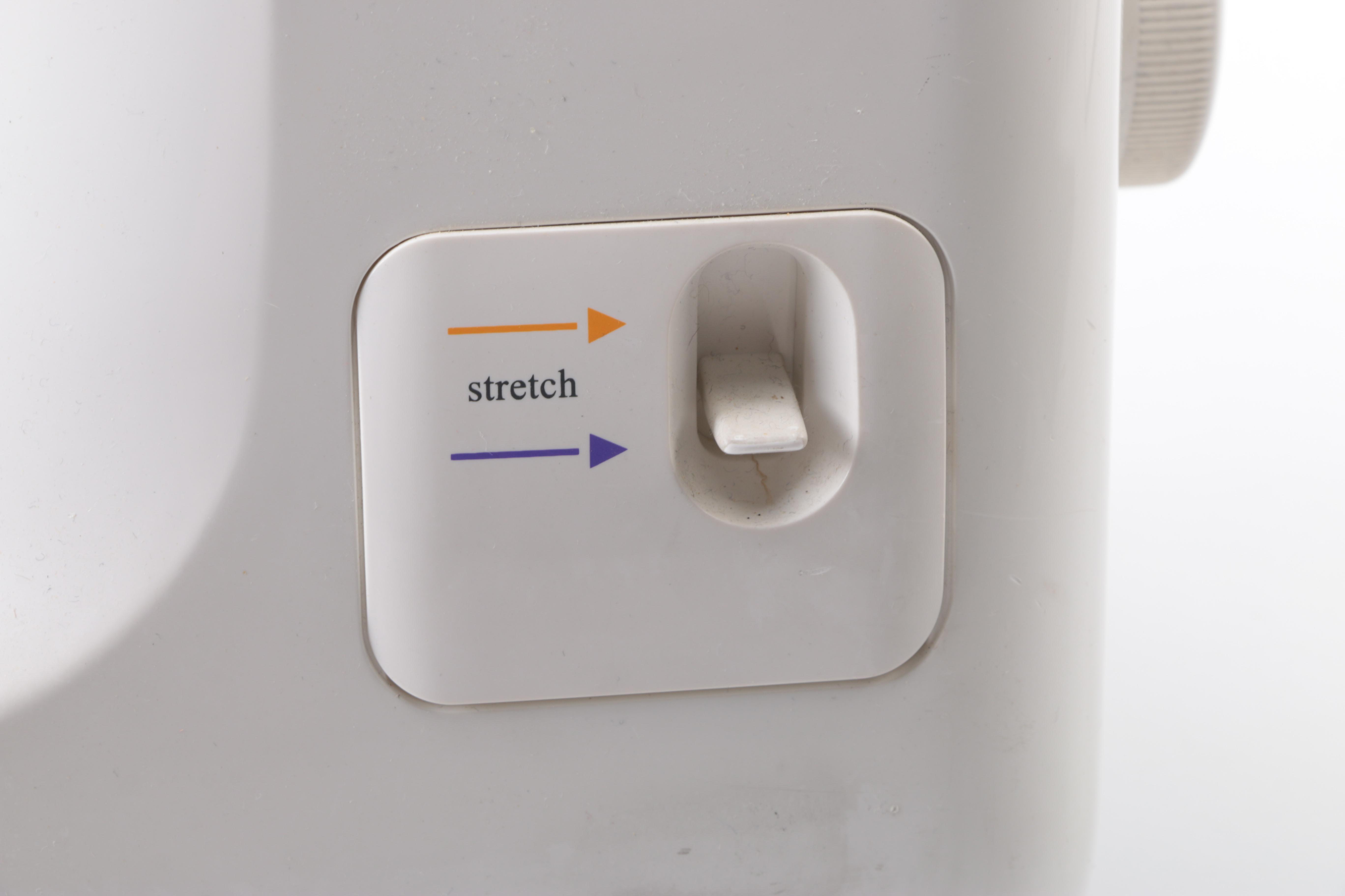 Singer 3962 Sewing Machine with Case