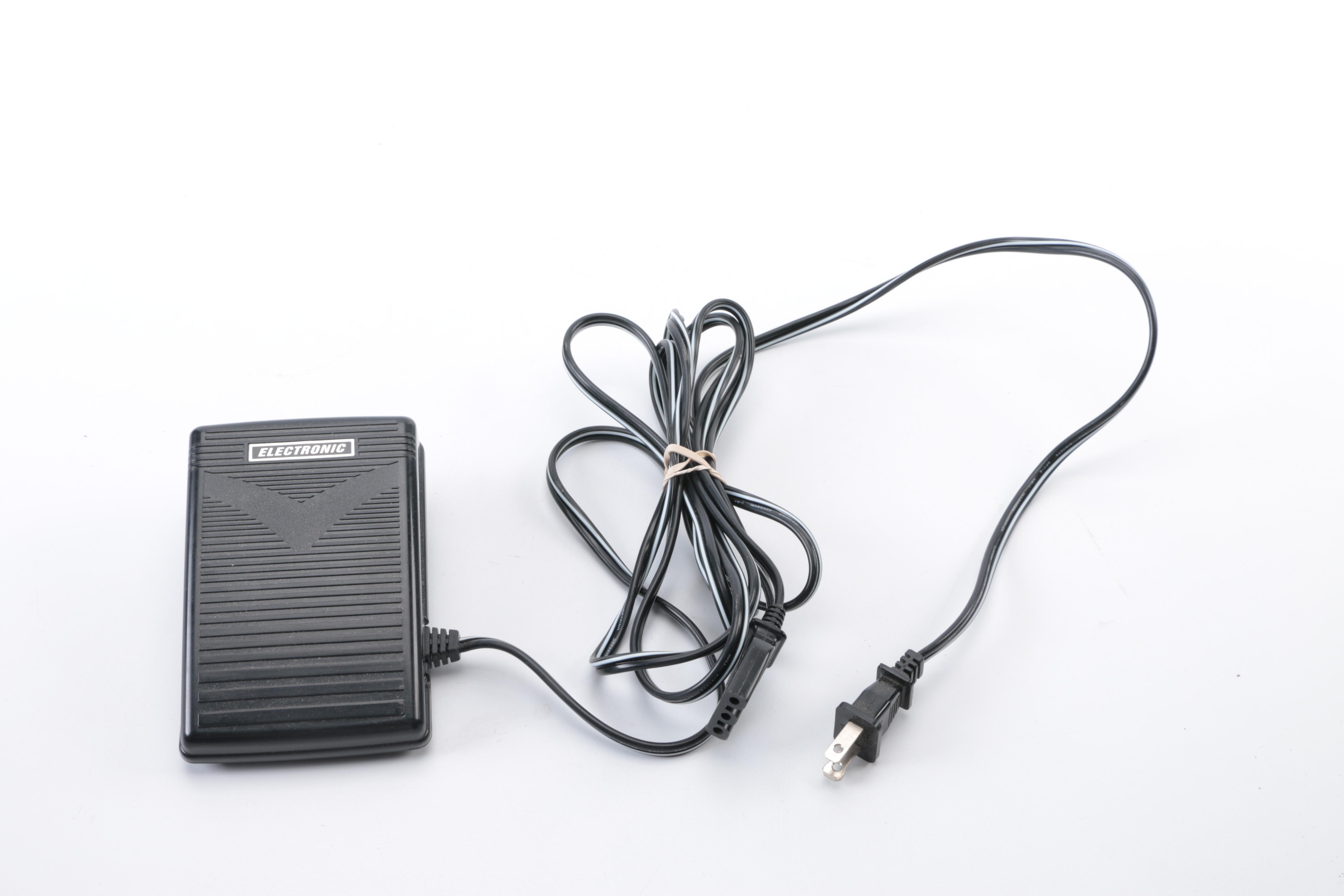 Singer 3962 Sewing Machine with Case