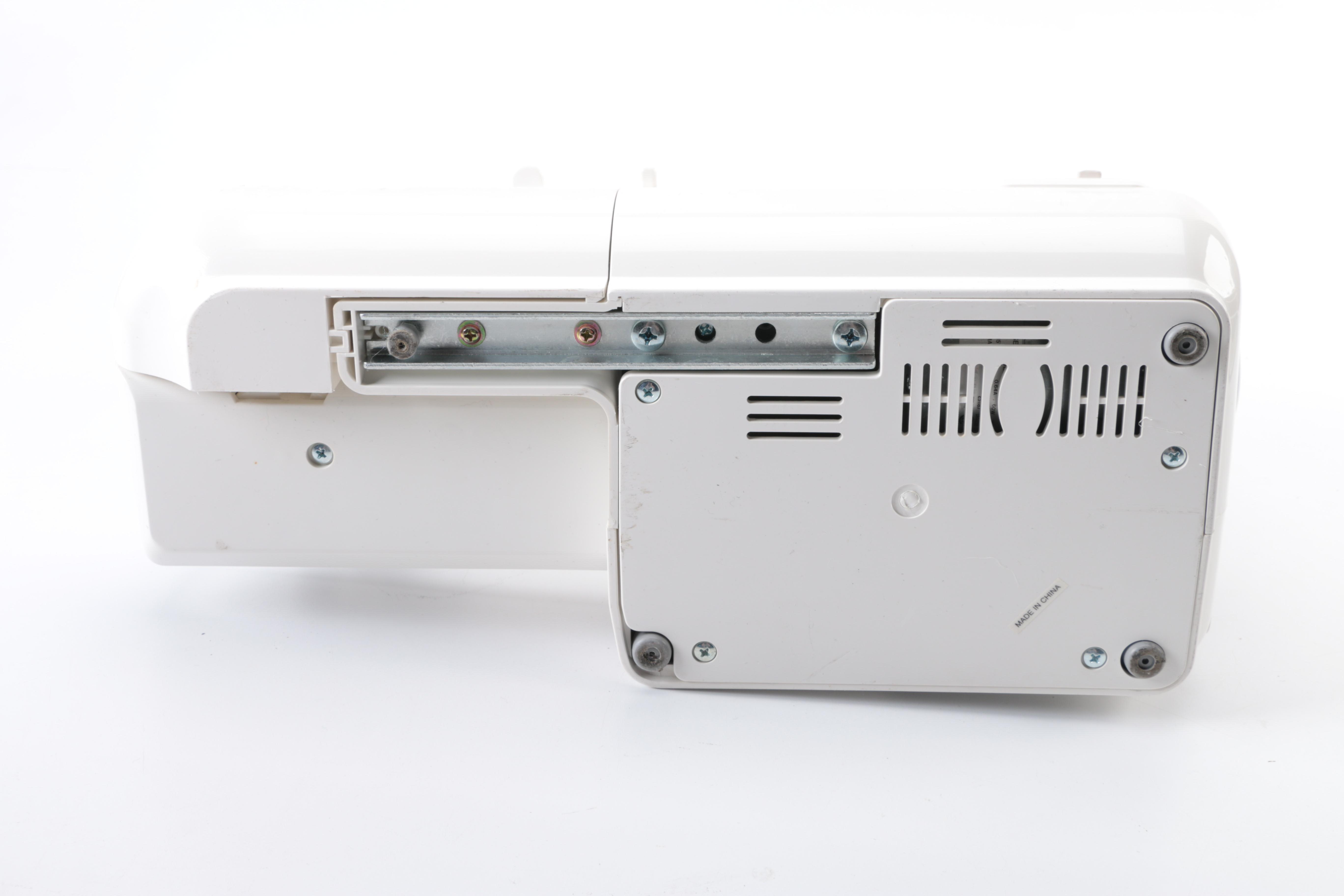 Singer 3962 Sewing Machine with Case