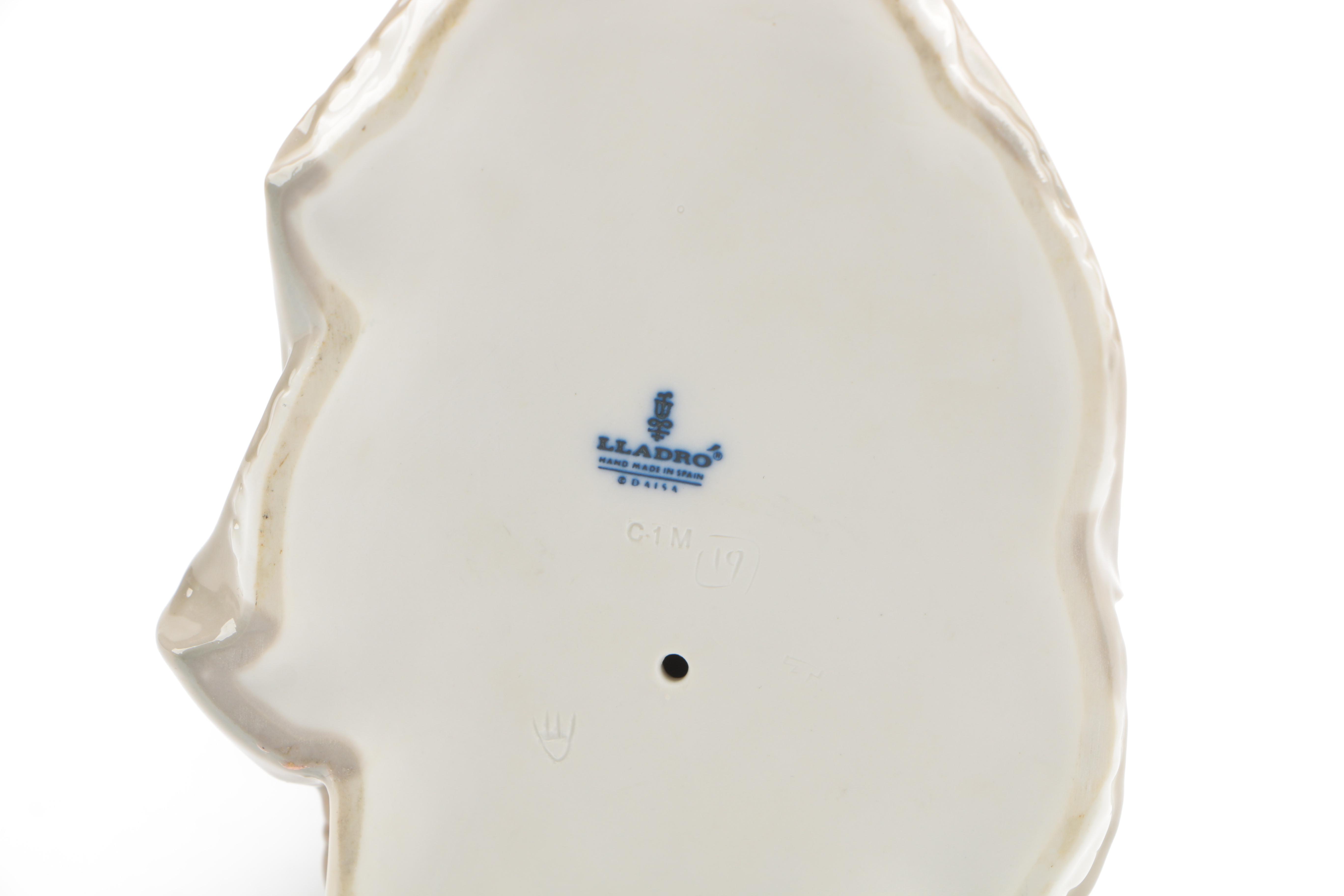 1974 Lladró "Insular Embroideress" Porcelain Figurine