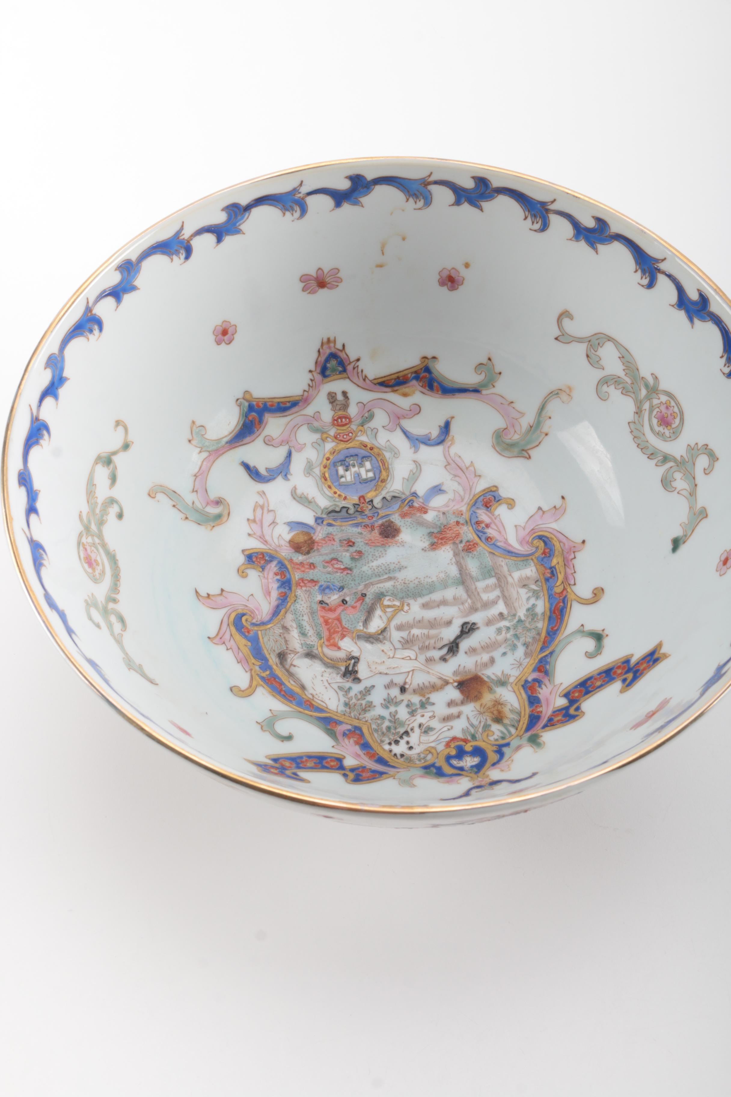 Chinese Export Ware Hunting Scene Ceramic Bowl