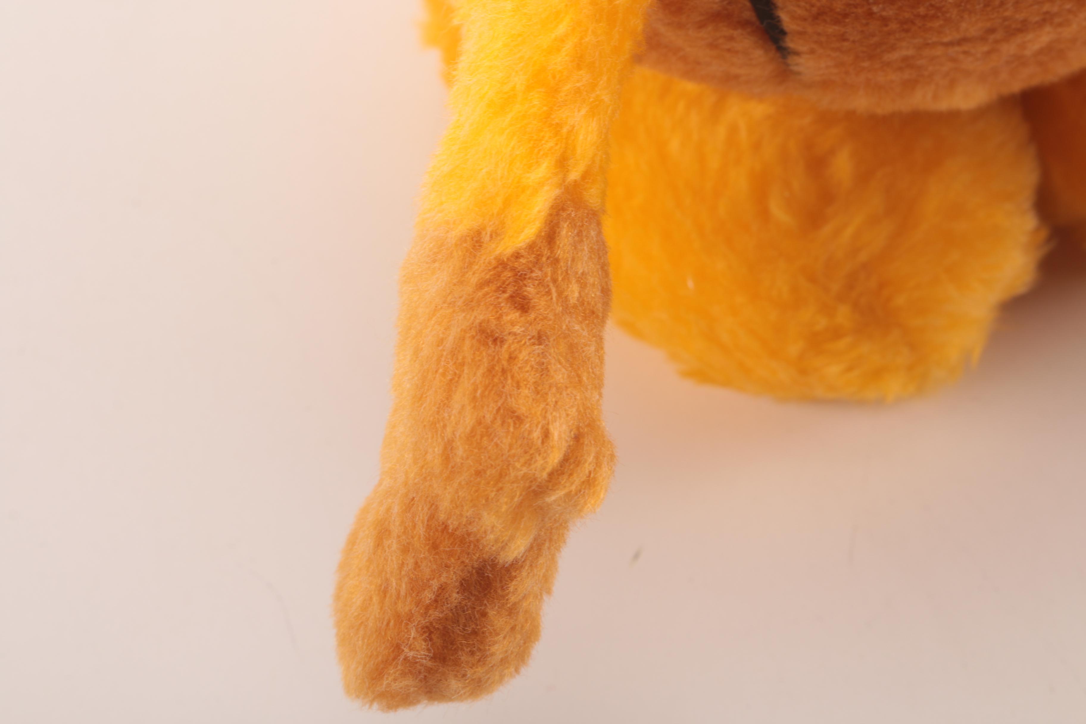 Los Angeles Lakers "Hot Shot Cuddle Basketball" Plush Toy