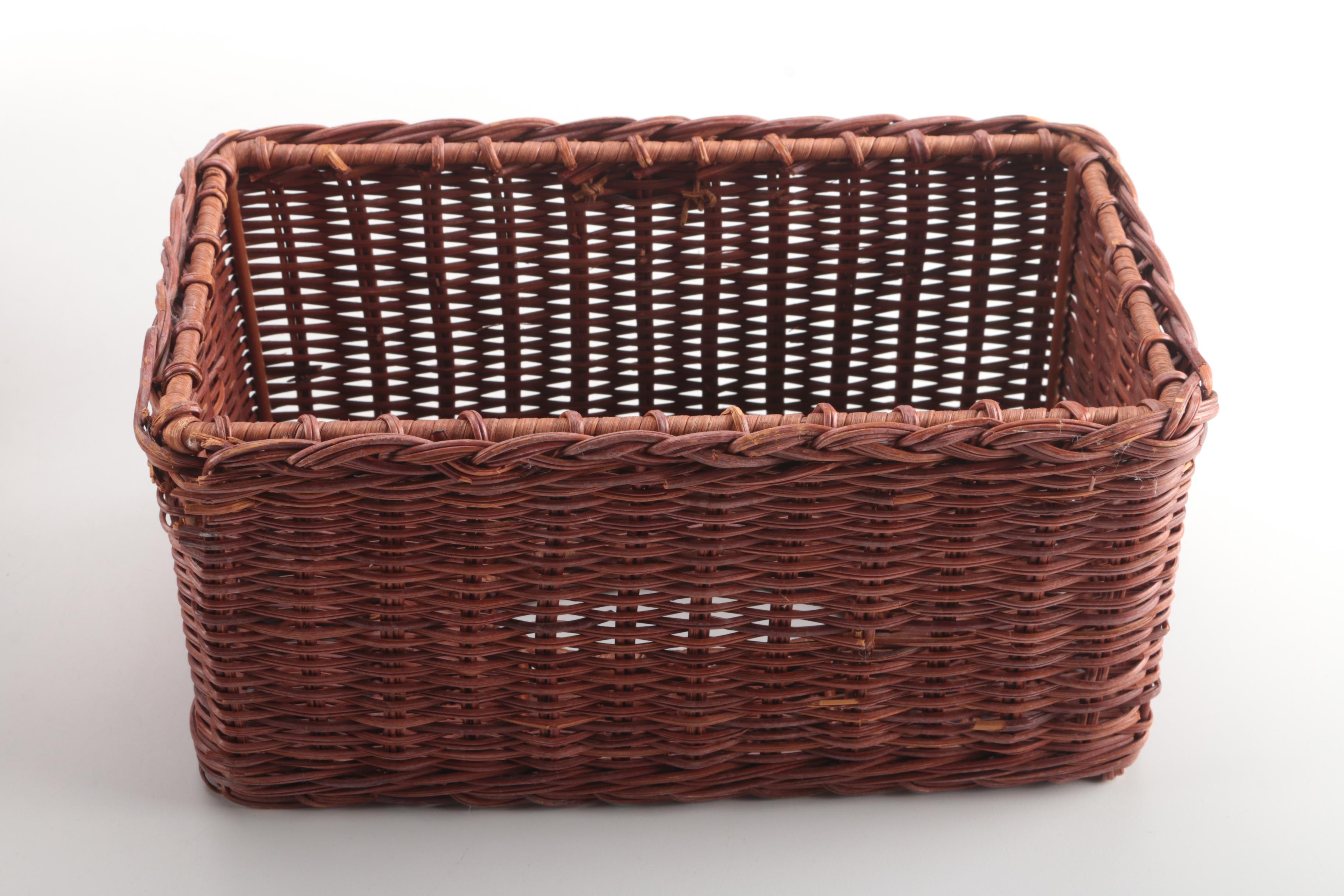 Brown Wicker Bathroom Set