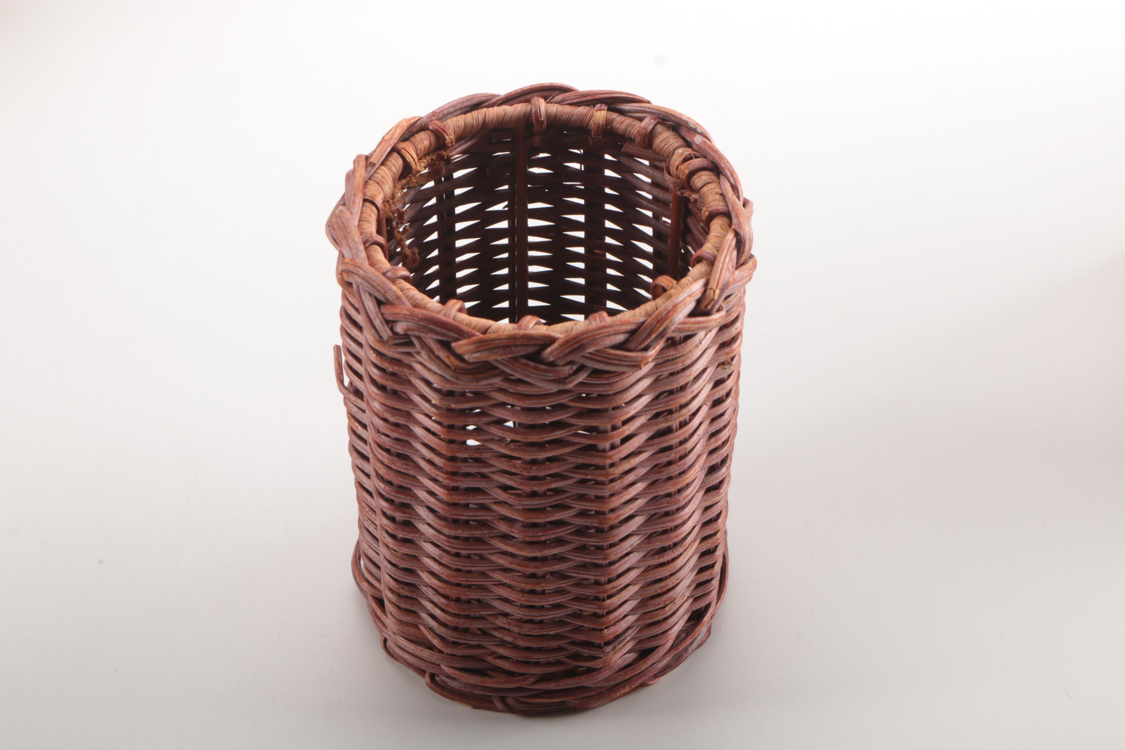 Brown Wicker Bathroom Set