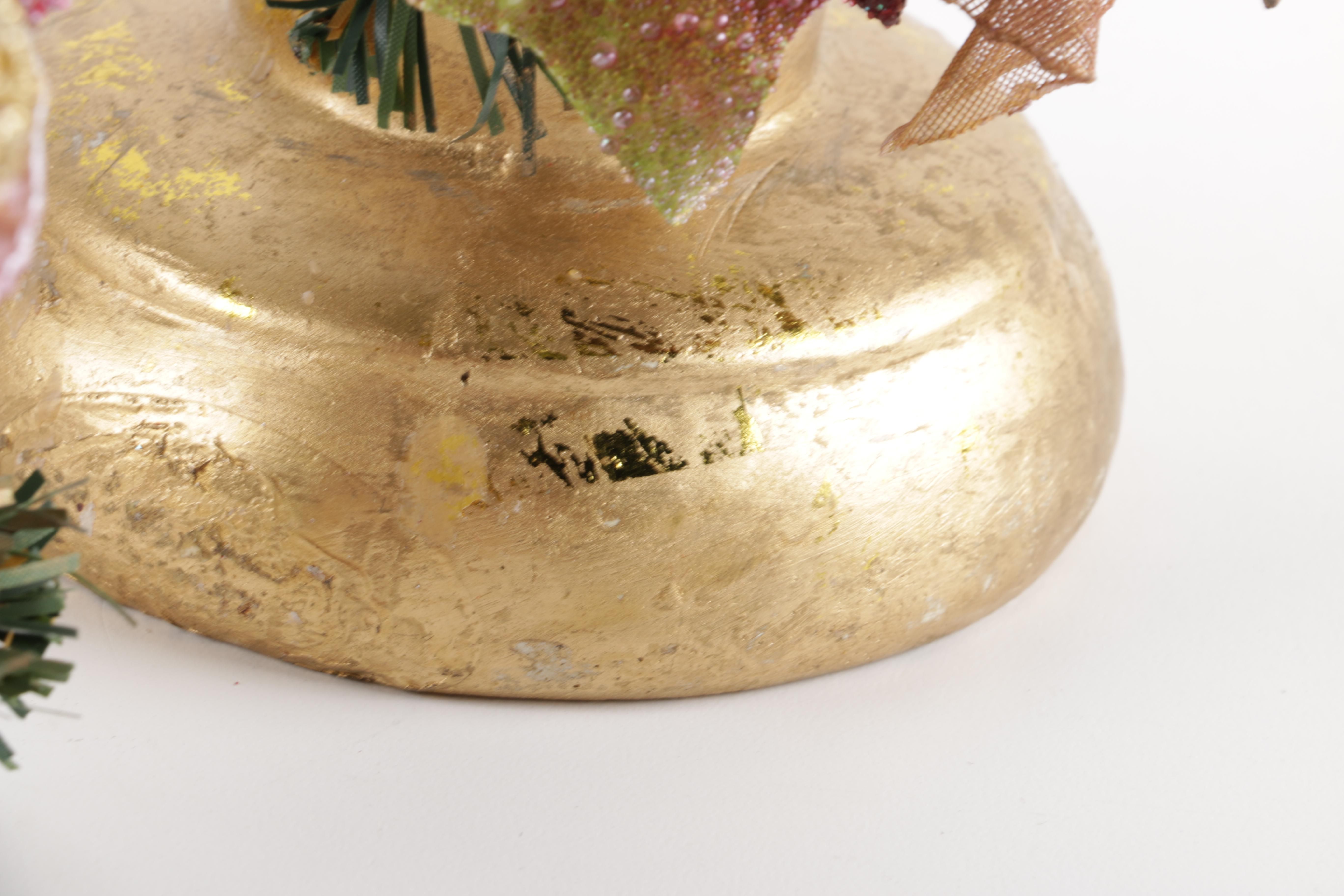 Winter Holiday Gold Tone Pillars