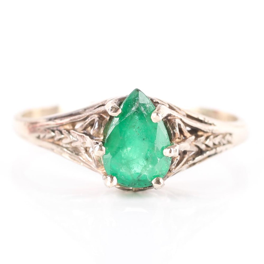 14K White Gold Emerald Ring