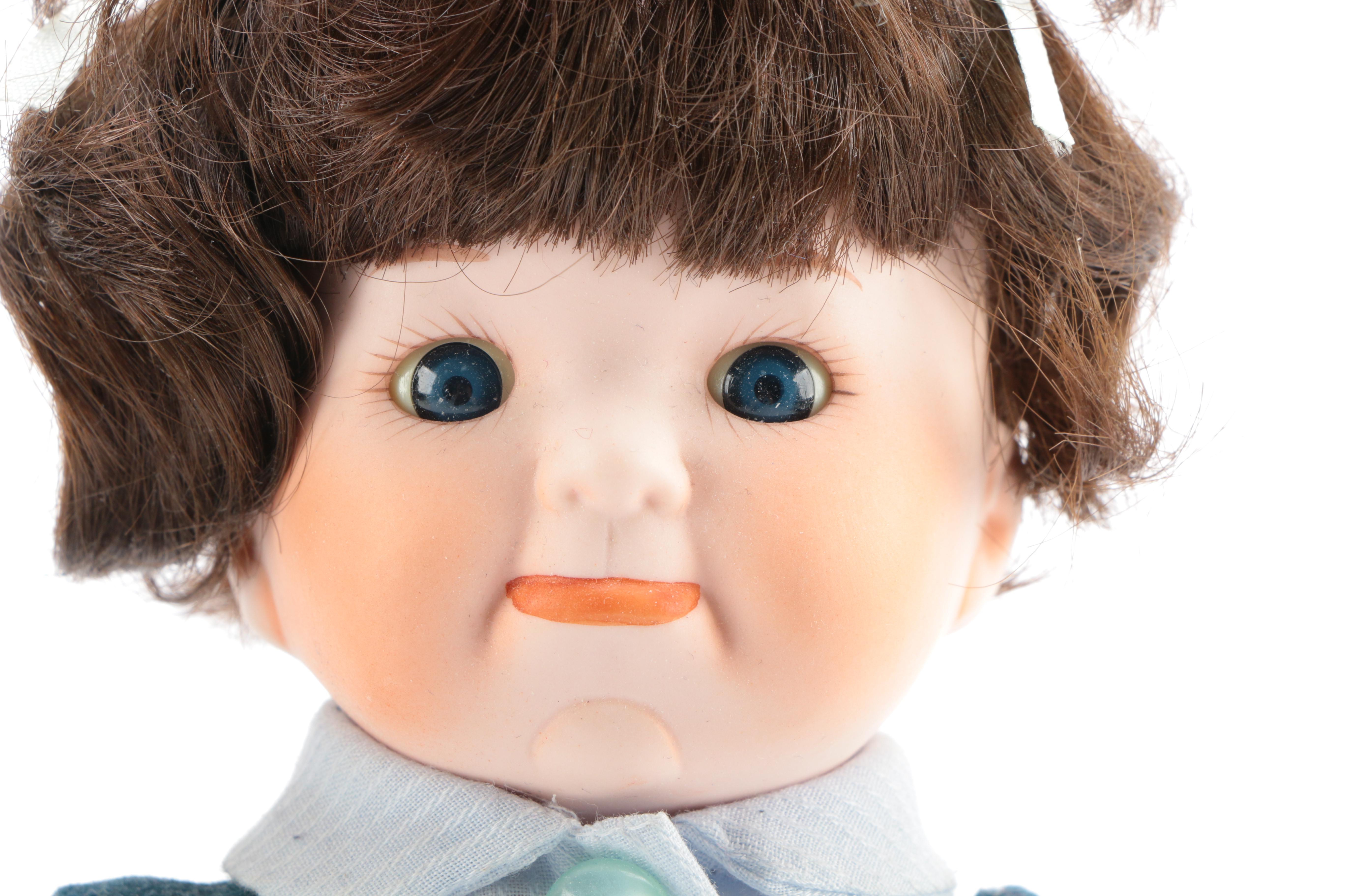 Brown Hair Toy Dolls with Matching Clothing