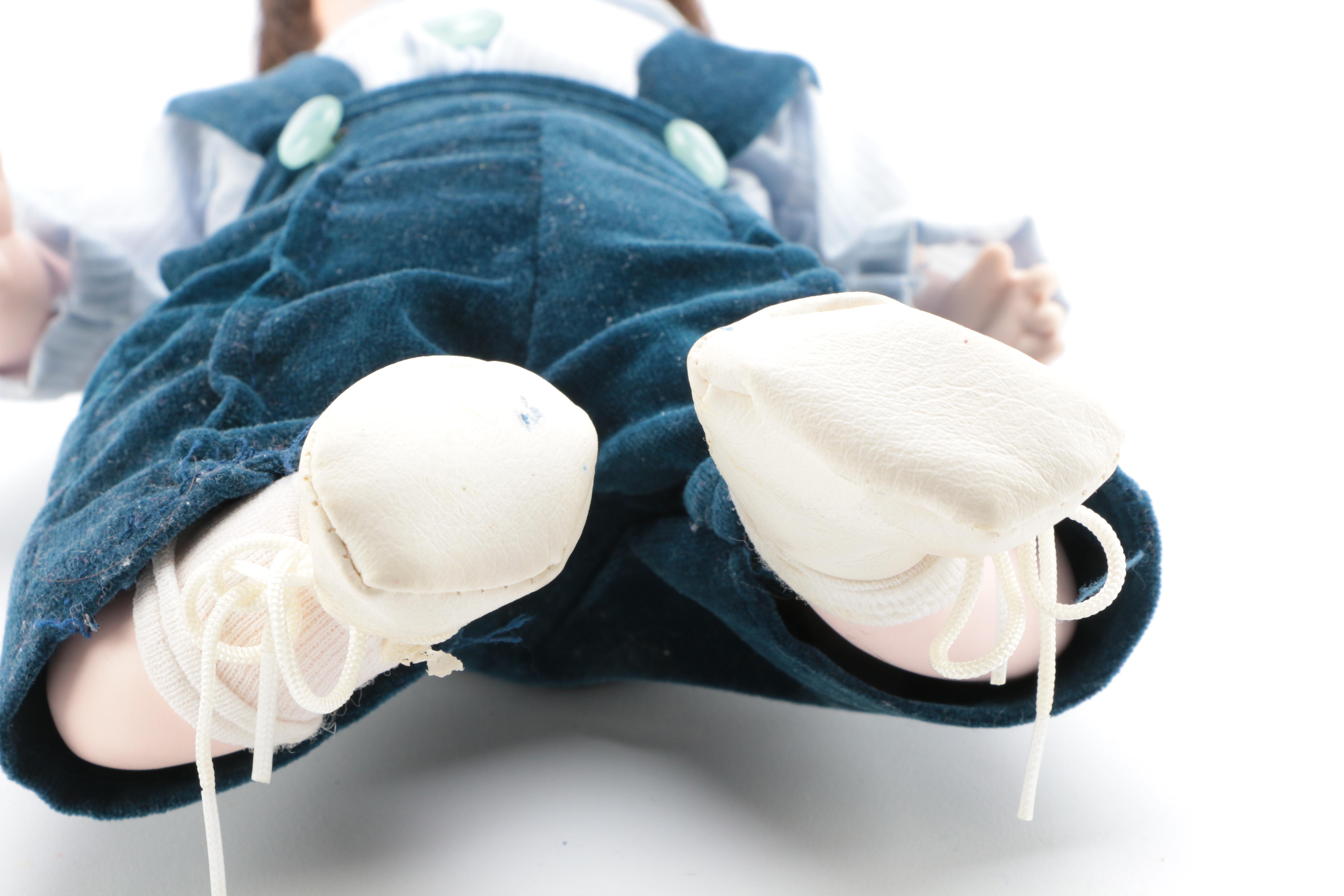 Brown Hair Toy Dolls with Matching Clothing