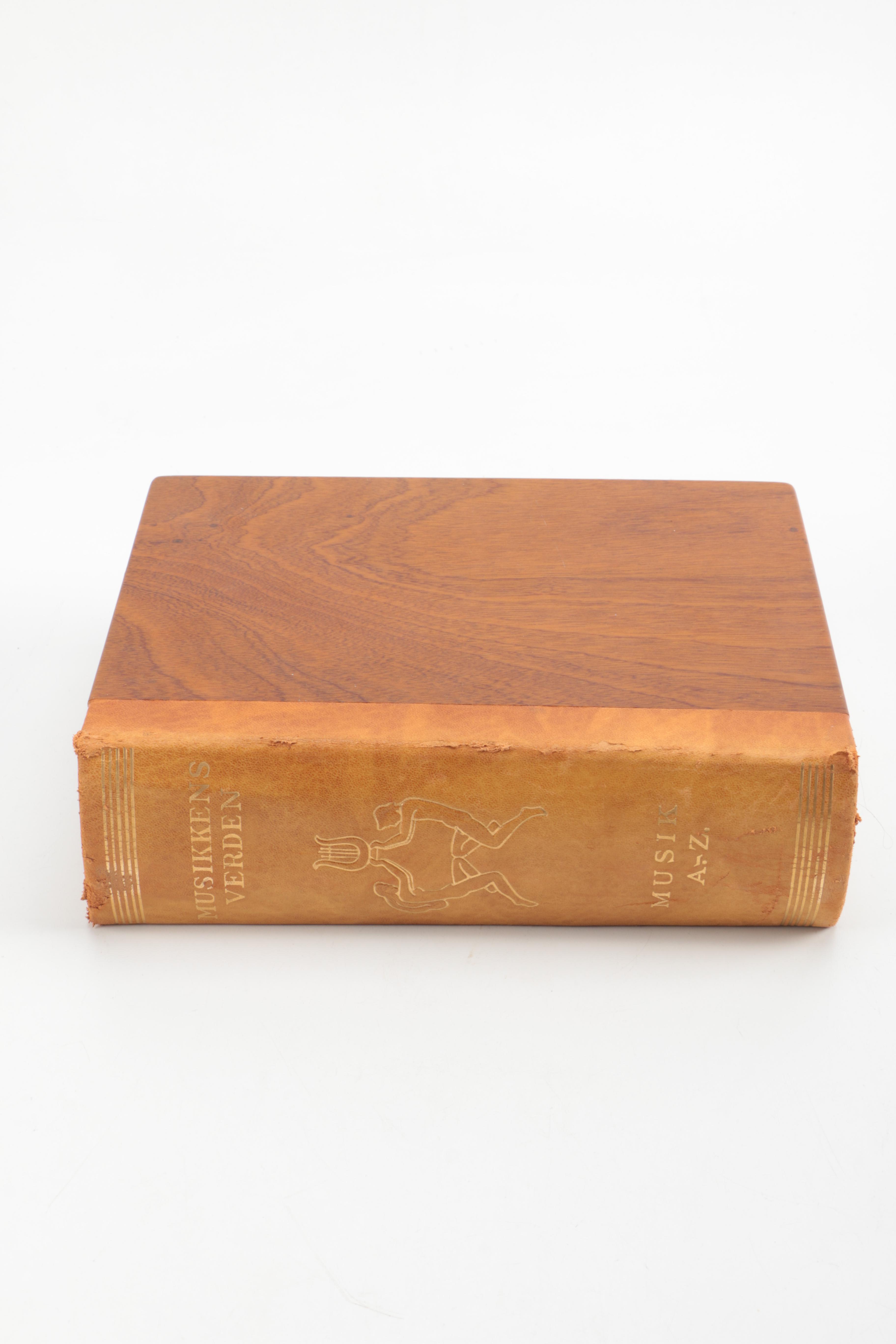 Danish "Musikkens Verden" Book