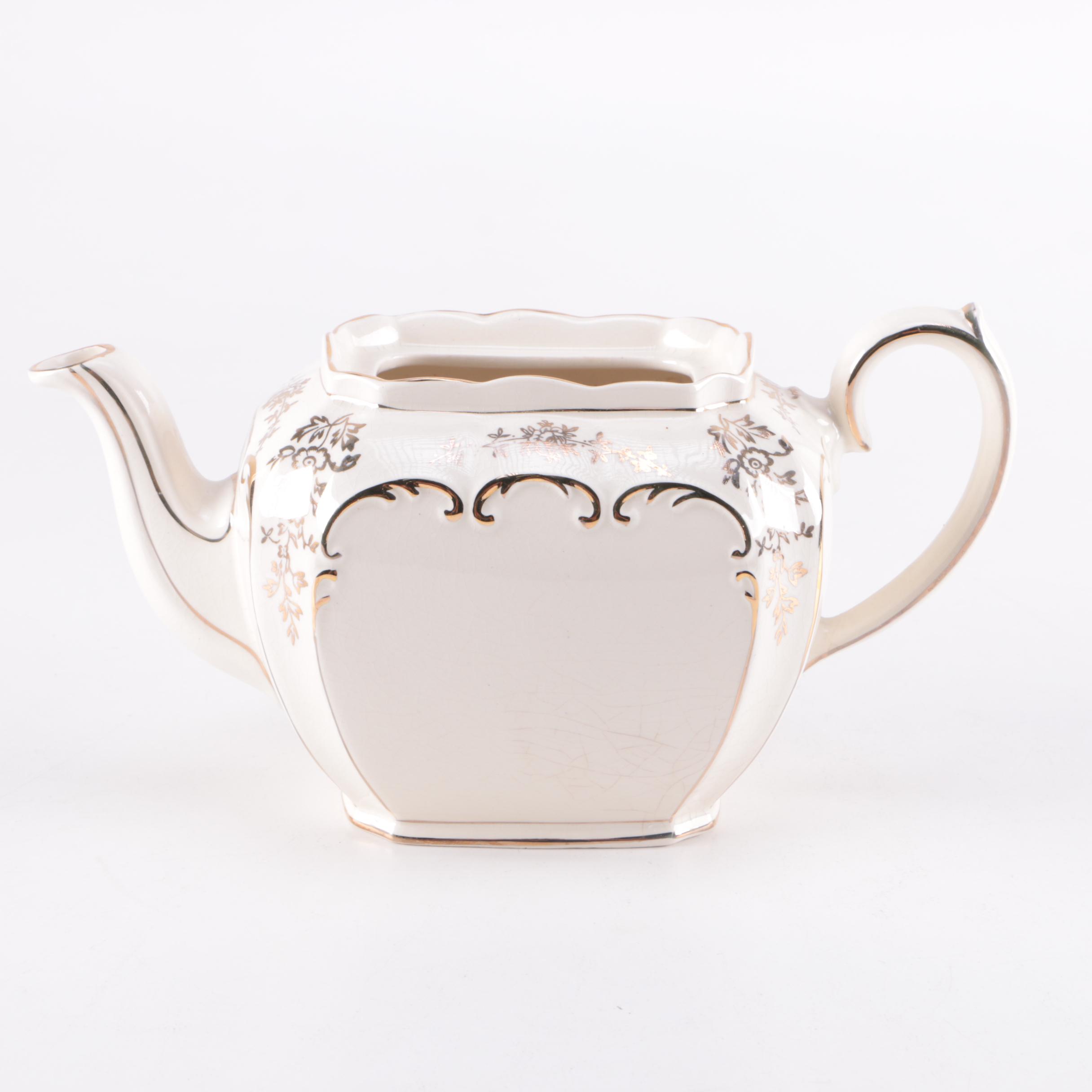 Teapot Collection Including Sadler