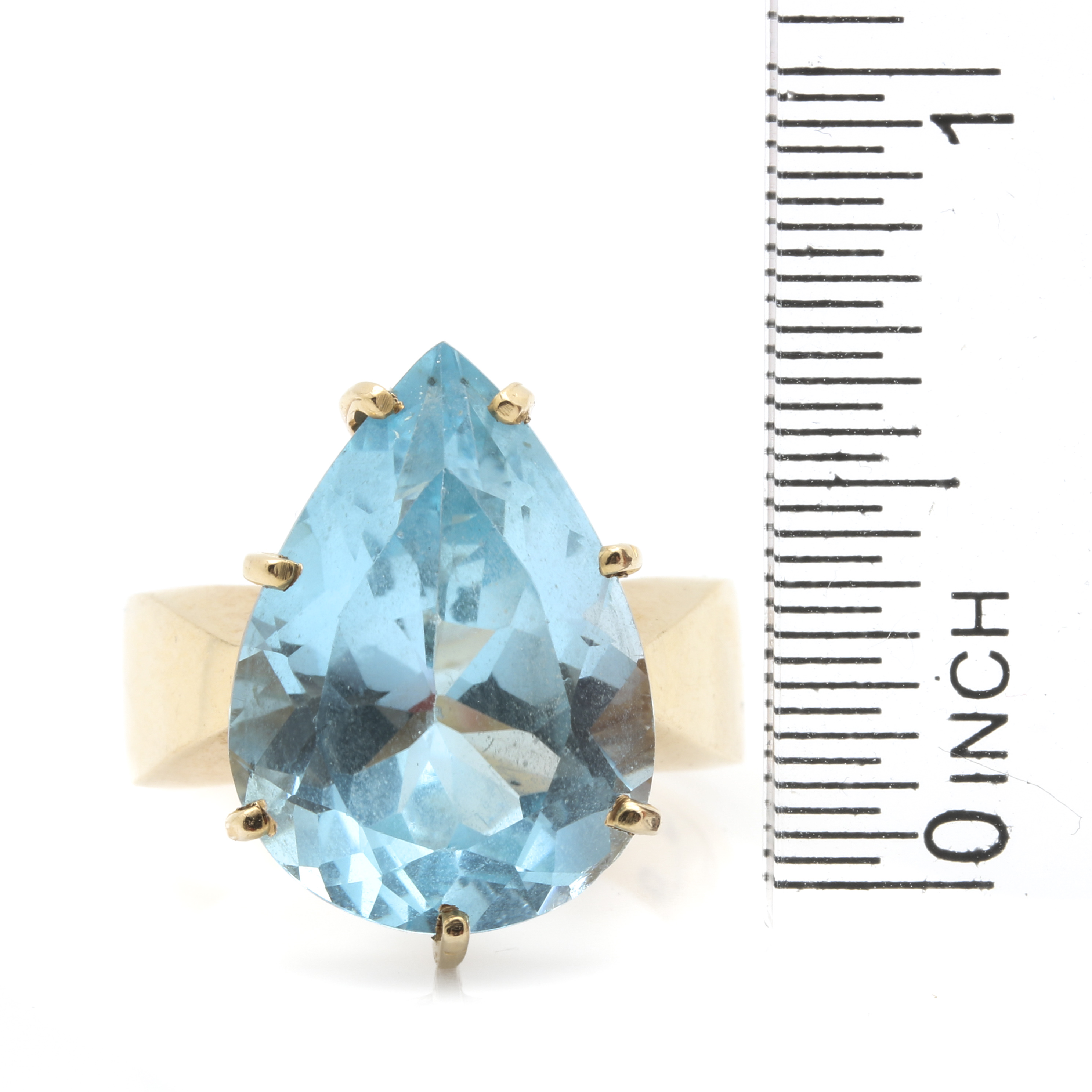 14K Yellow Gold 12.50 CT Blue Topaz Solitaire Ring