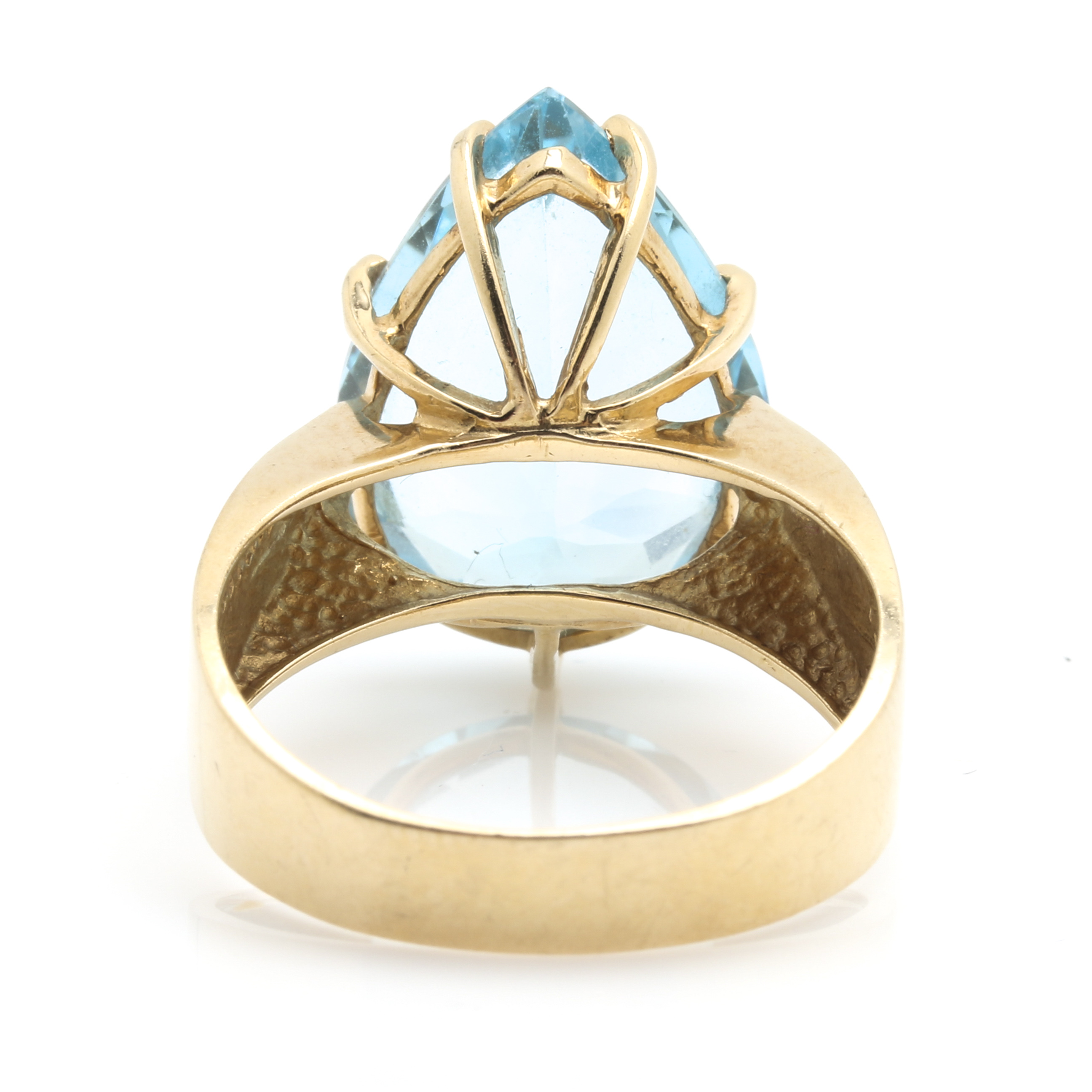 14K Yellow Gold 12.50 CT Blue Topaz Solitaire Ring