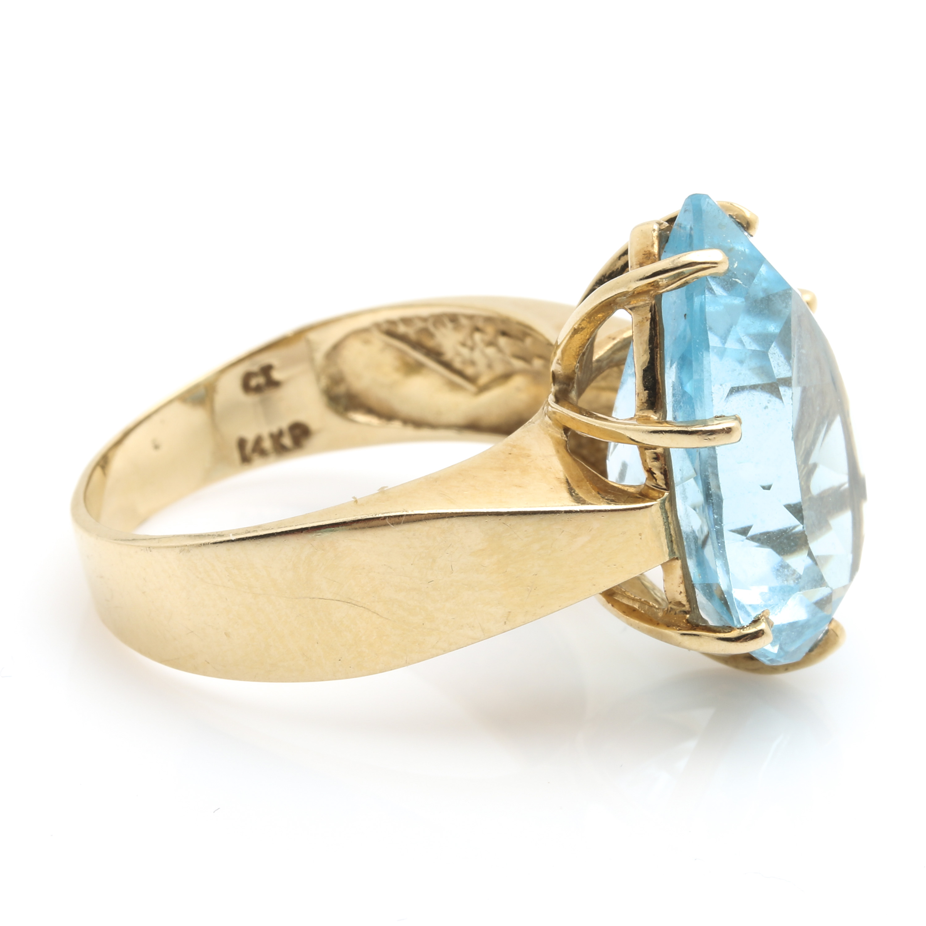 14K Yellow Gold 12.50 CT Blue Topaz Solitaire Ring