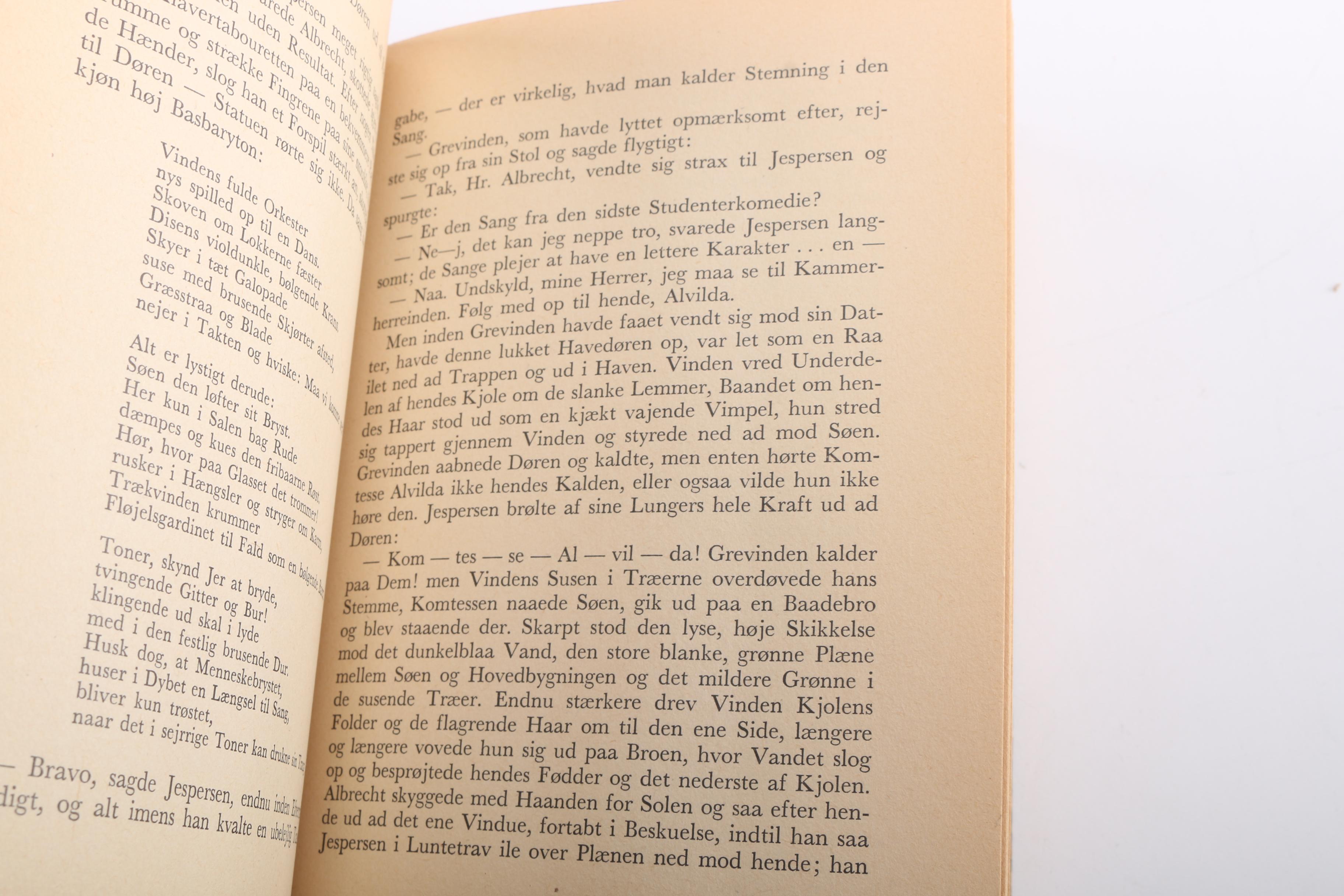 Antique and 20th Century Danish Texts