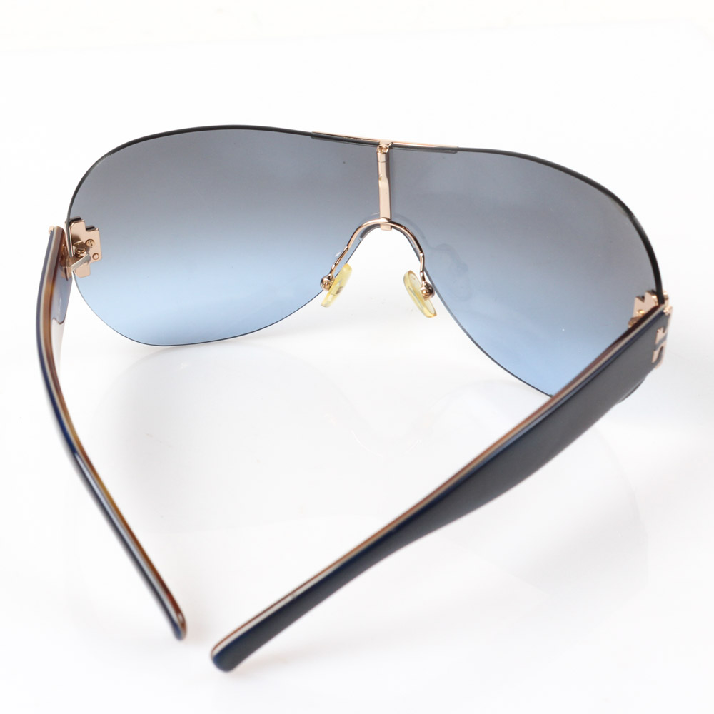 Tory Burch Aviator Sunglasses with Tortoiseshell Patterned Case