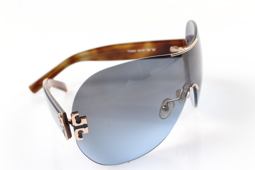 Tory Burch Aviator Sunglasses with Tortoiseshell Patterned Case