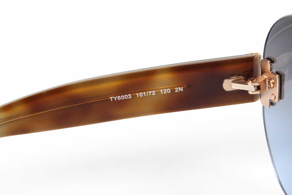 Tory Burch Aviator Sunglasses with Tortoiseshell Patterned Case