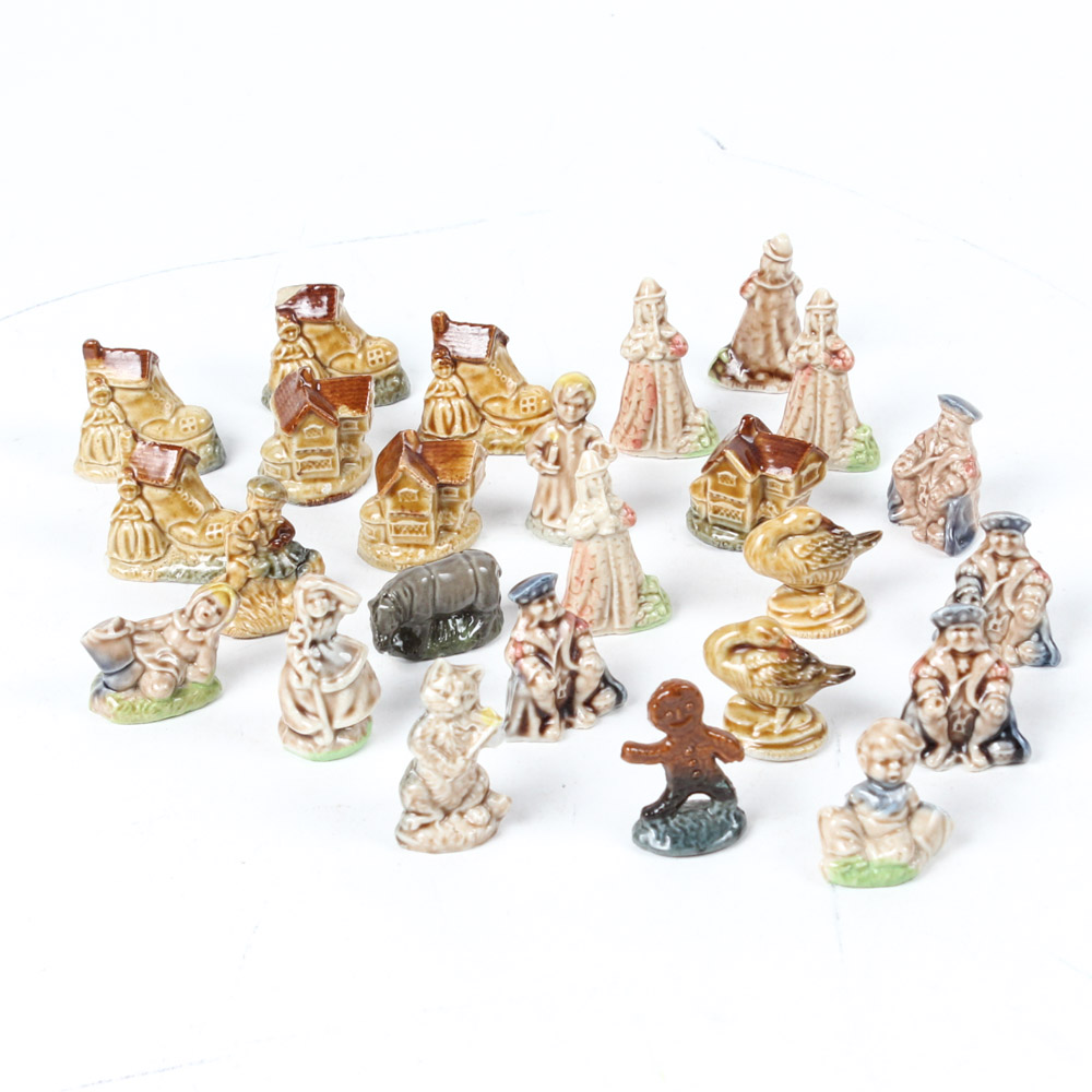 Wade's Whimsies Nursery Rhyme Red Rose Tea Porcelain Figurines