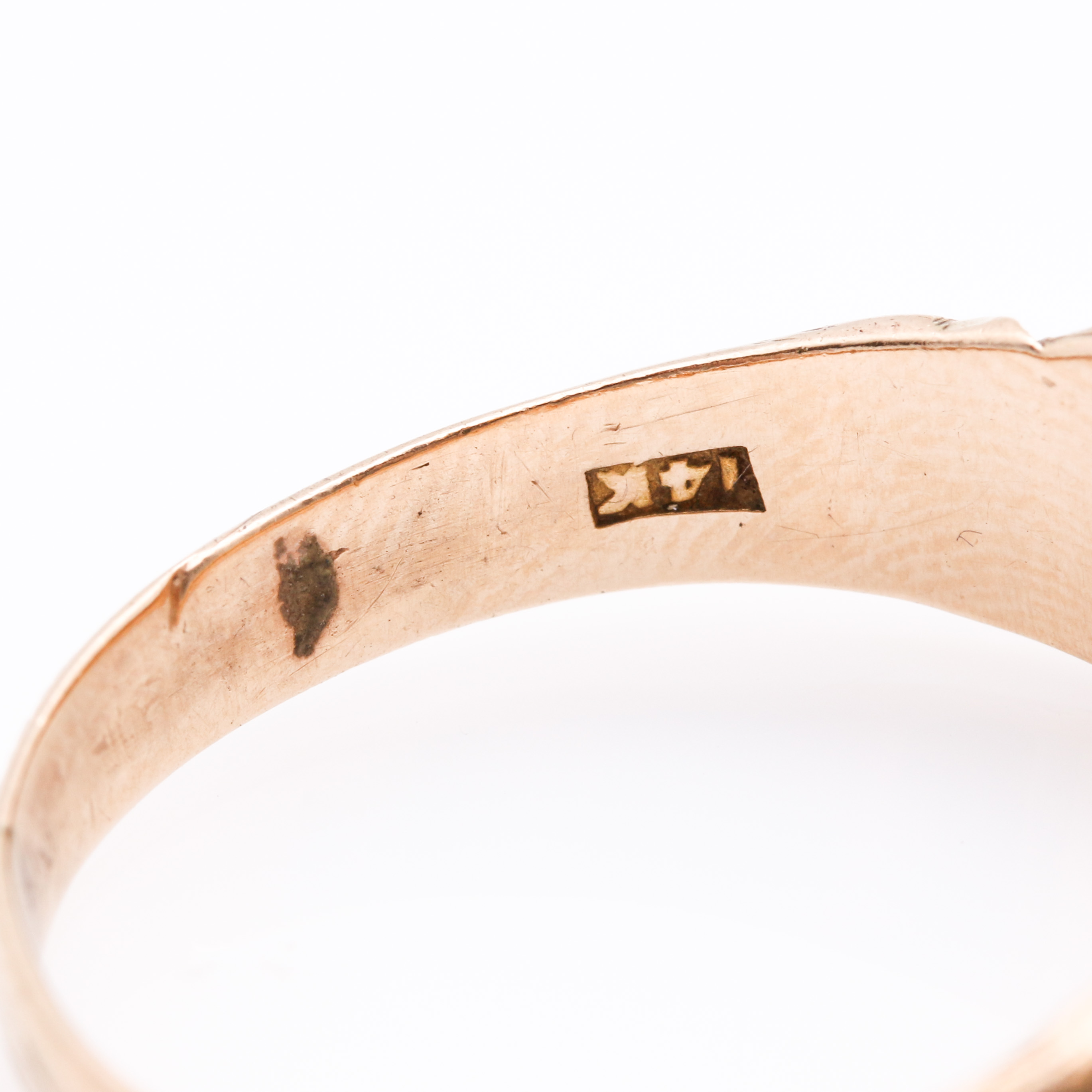 14K Yellow Gold Garnet Ring