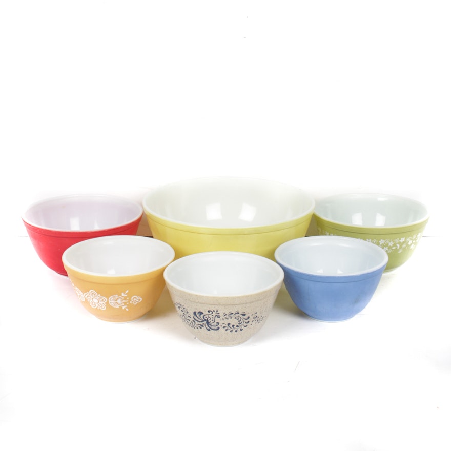 Vintage Pyrex Mixing Bowls in "Primary Colors" and More